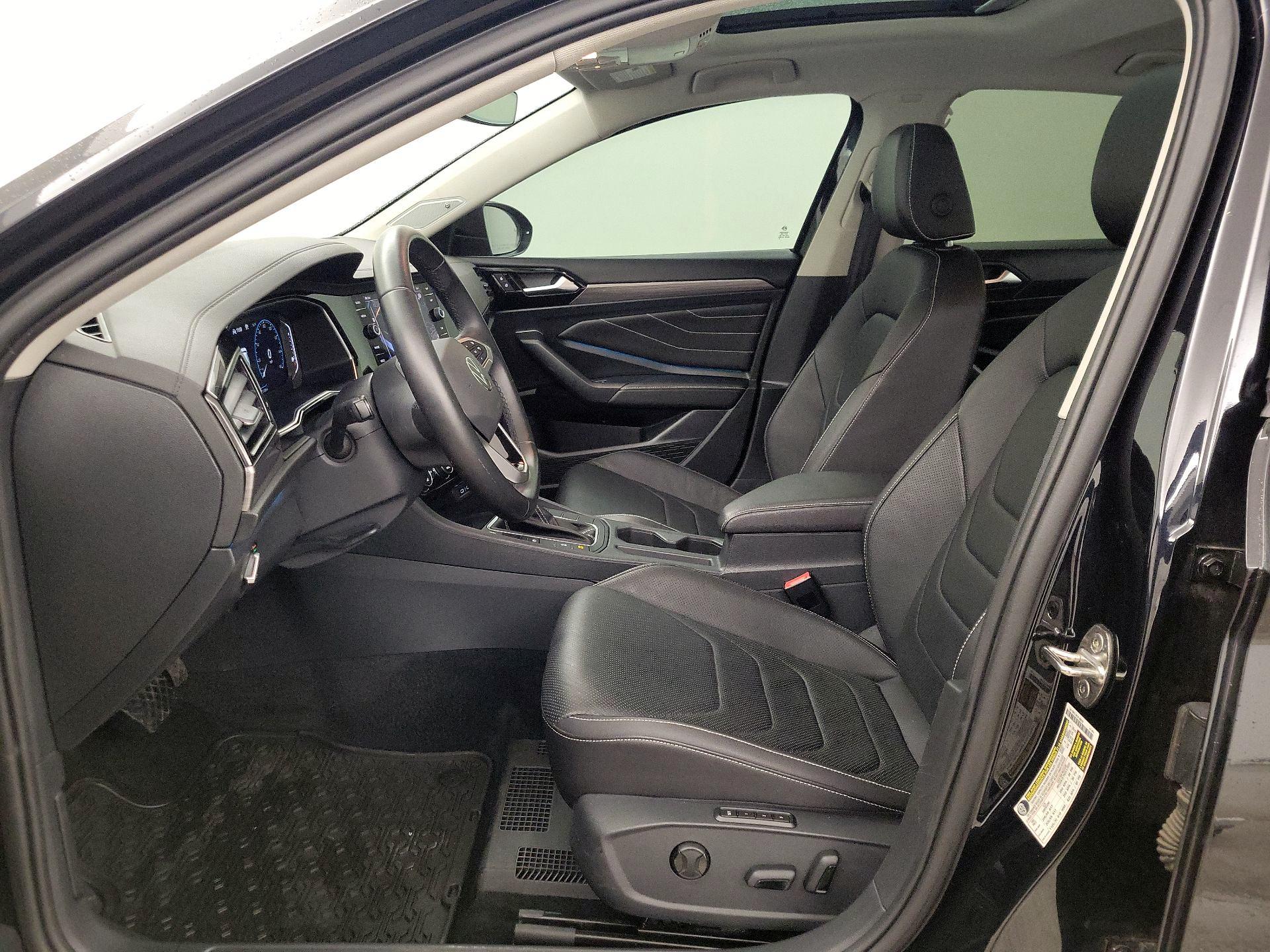 Thumbnail: 2022 Volkswagen Jetta - 11