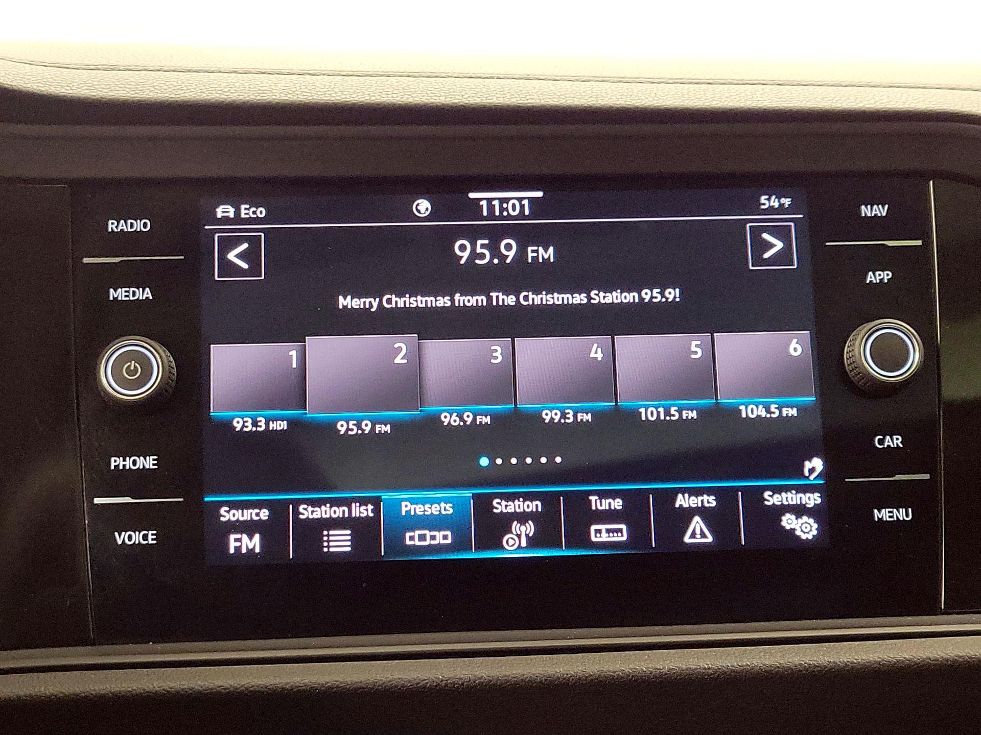 Thumbnail: 2022 Volkswagen Jetta - 16