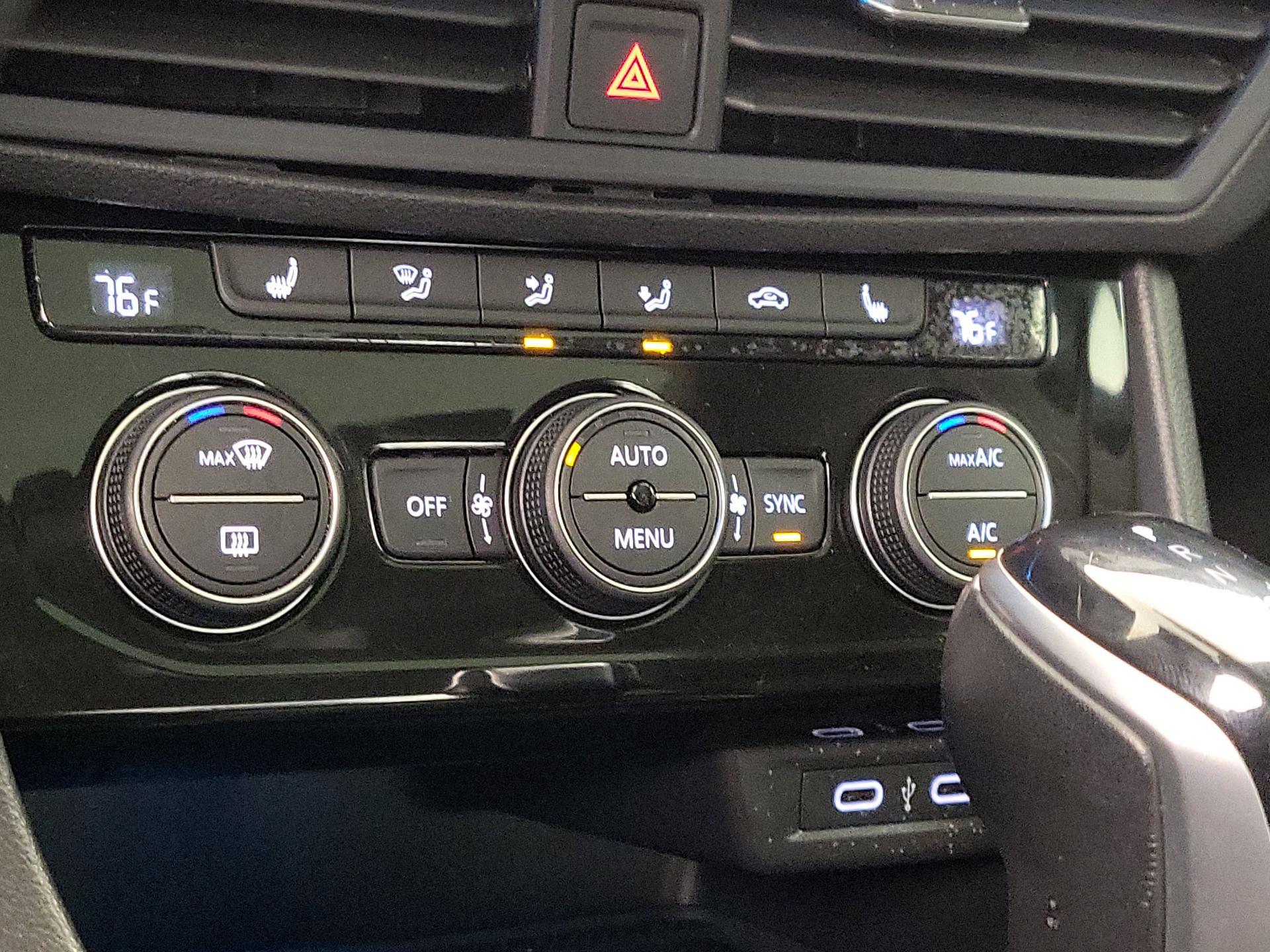 Thumbnail: 2022 Volkswagen Jetta - 17