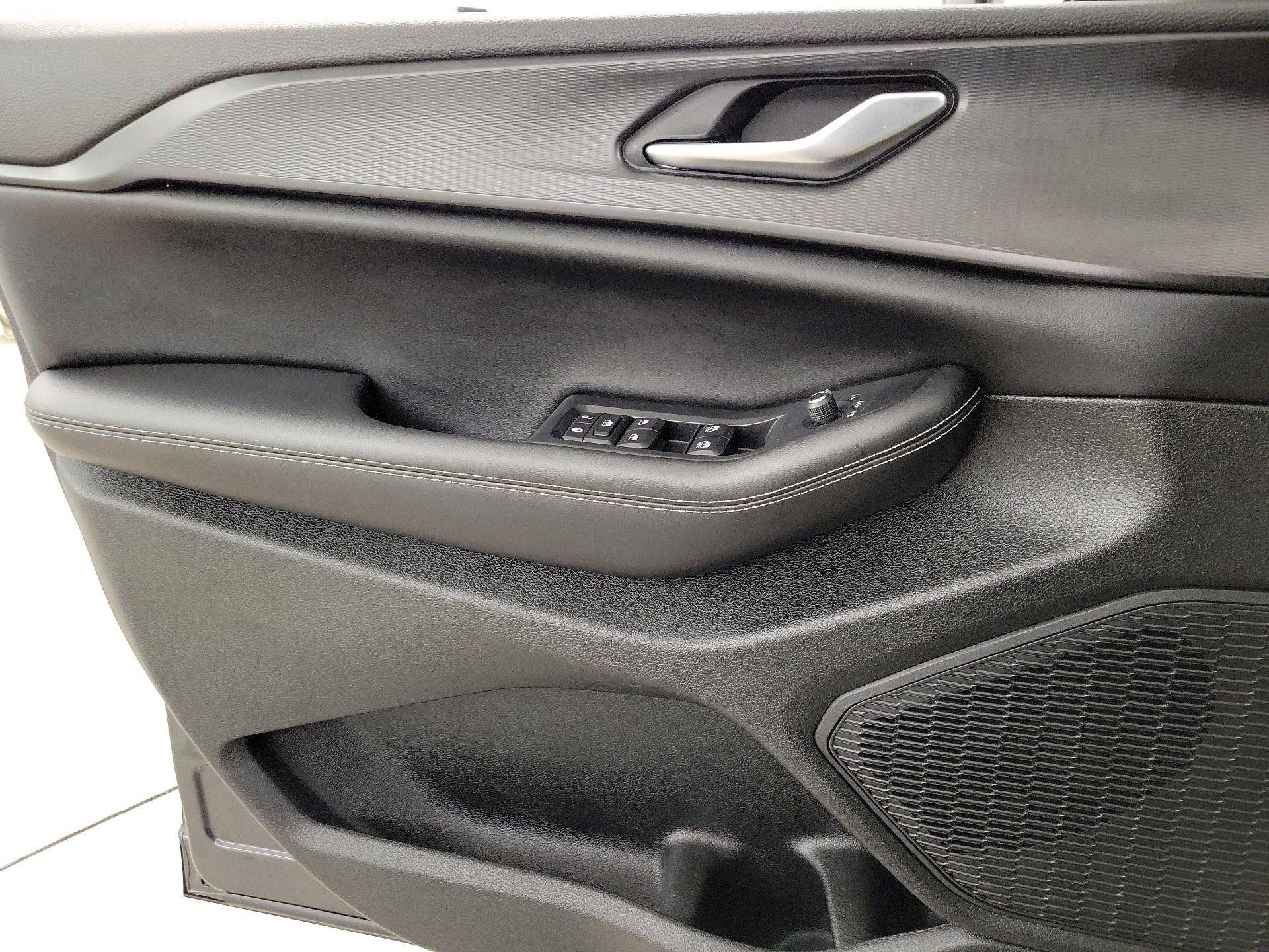 Thumbnail: 2023 Jeep Grand Cherokee - 12