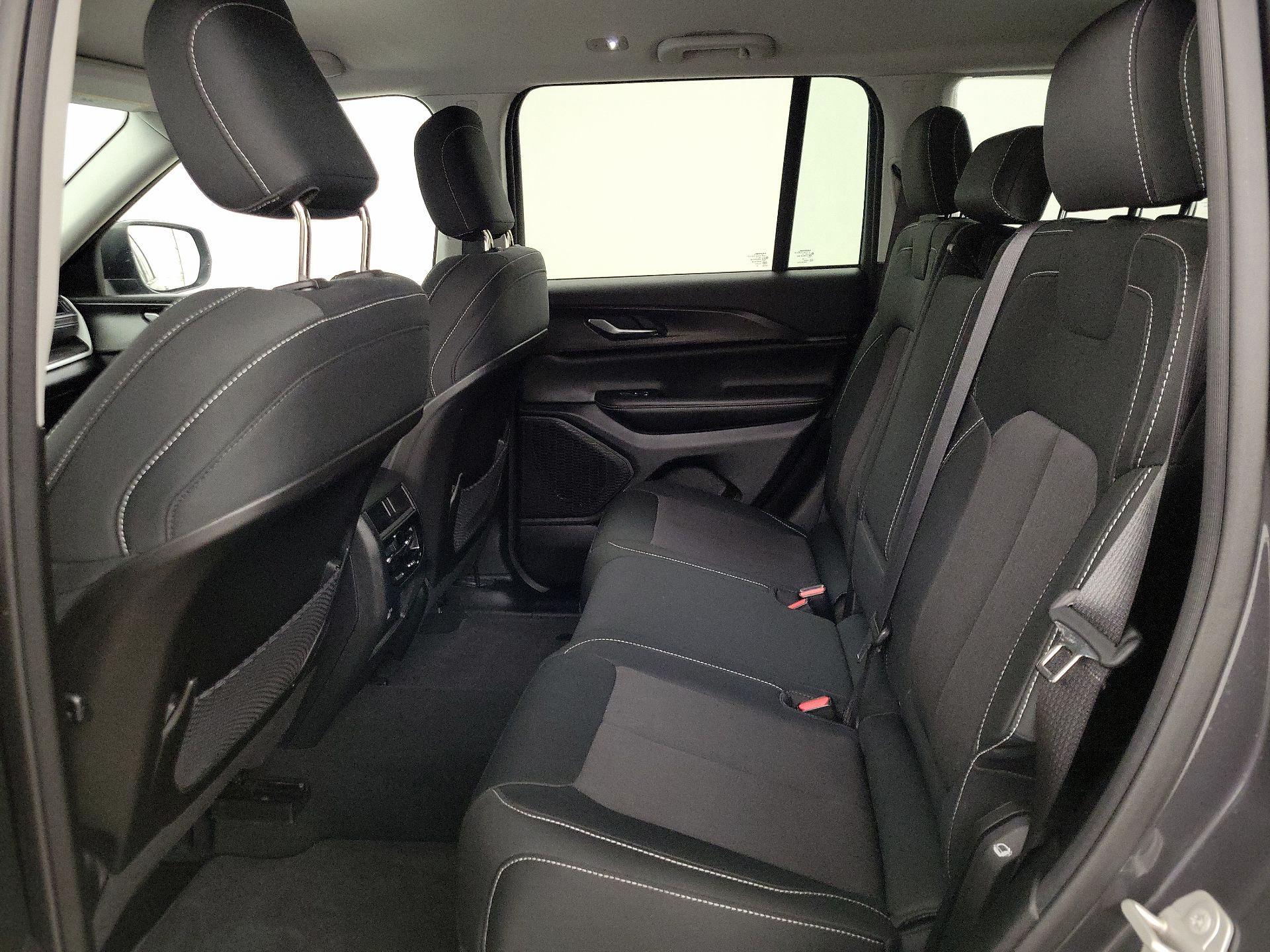 Thumbnail: 2023 Jeep Grand Cherokee - 19