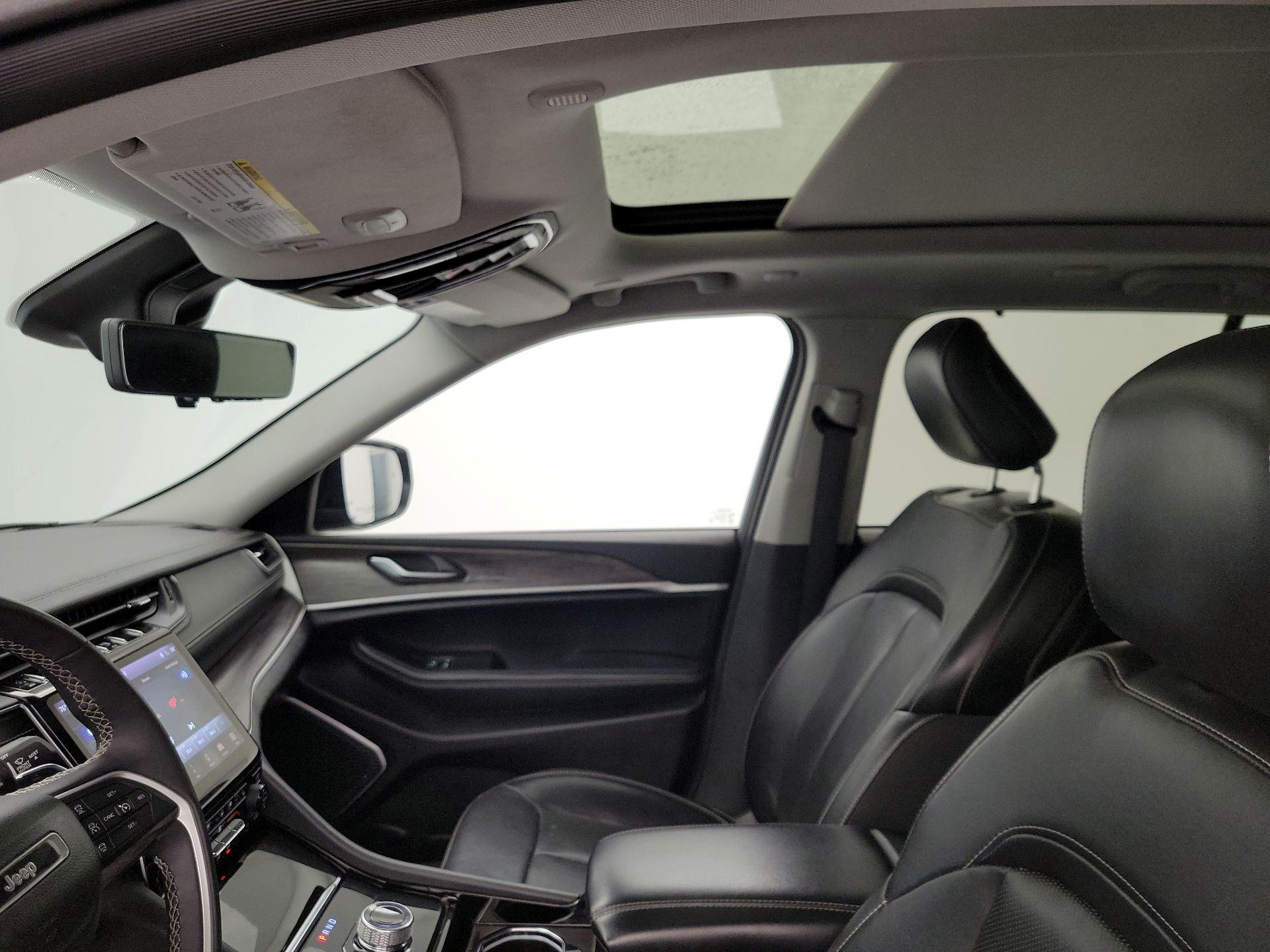 Thumbnail: 2023 Jeep Grand Cherokee - 20