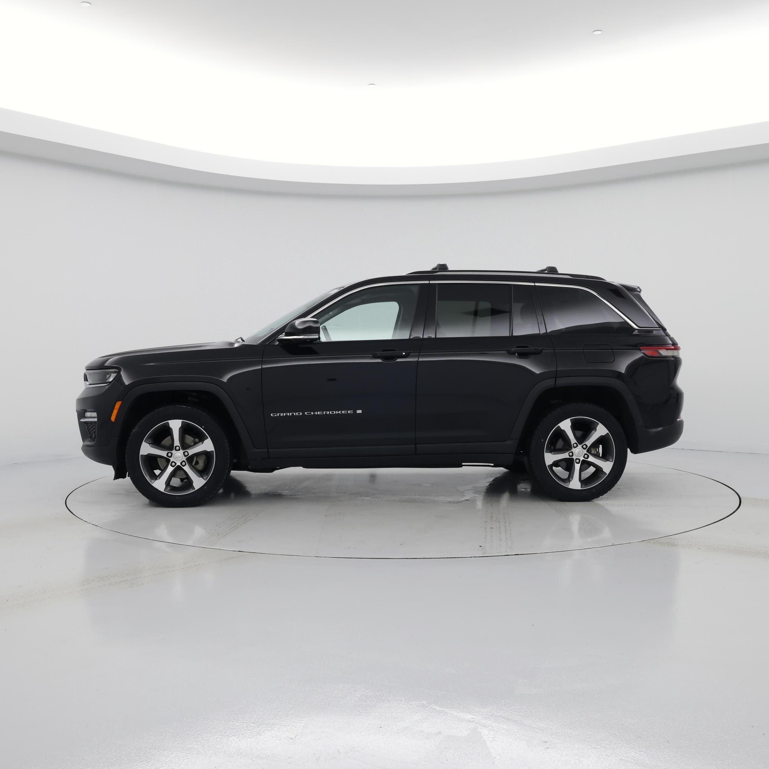 Thumbnail: 2023 Jeep Grand Cherokee - 3