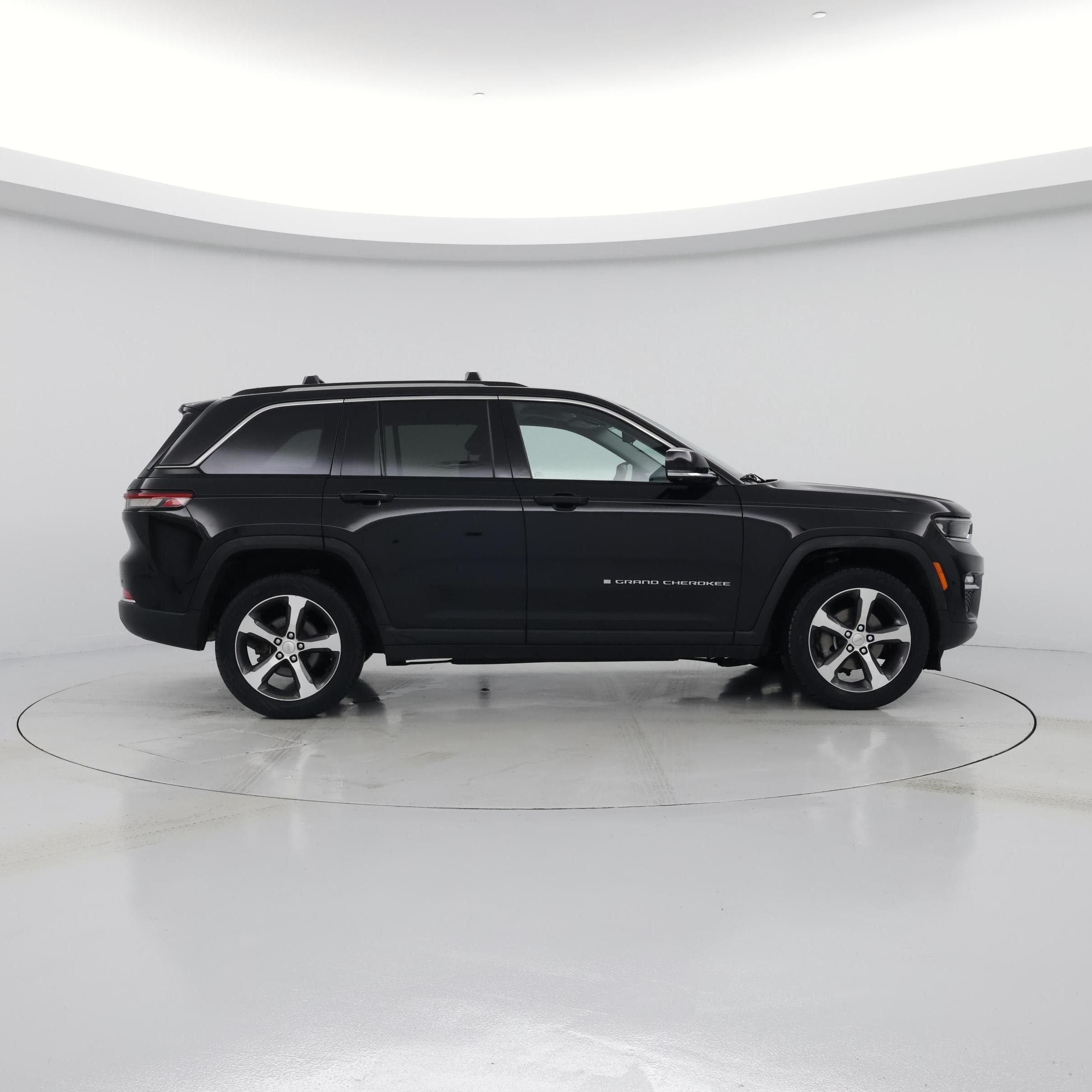 Thumbnail: 2023 Jeep Grand Cherokee - 7