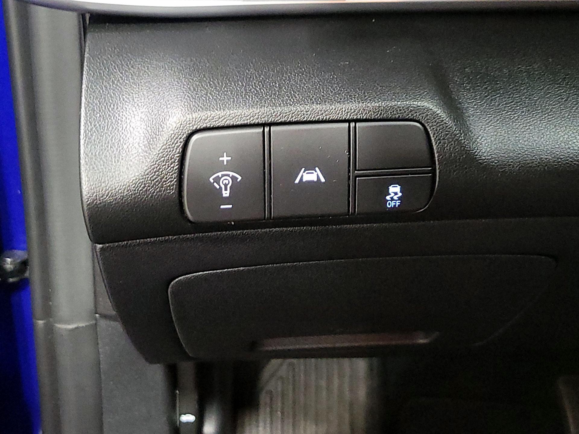 Thumbnail: 2023 Hyundai Elantra - 13