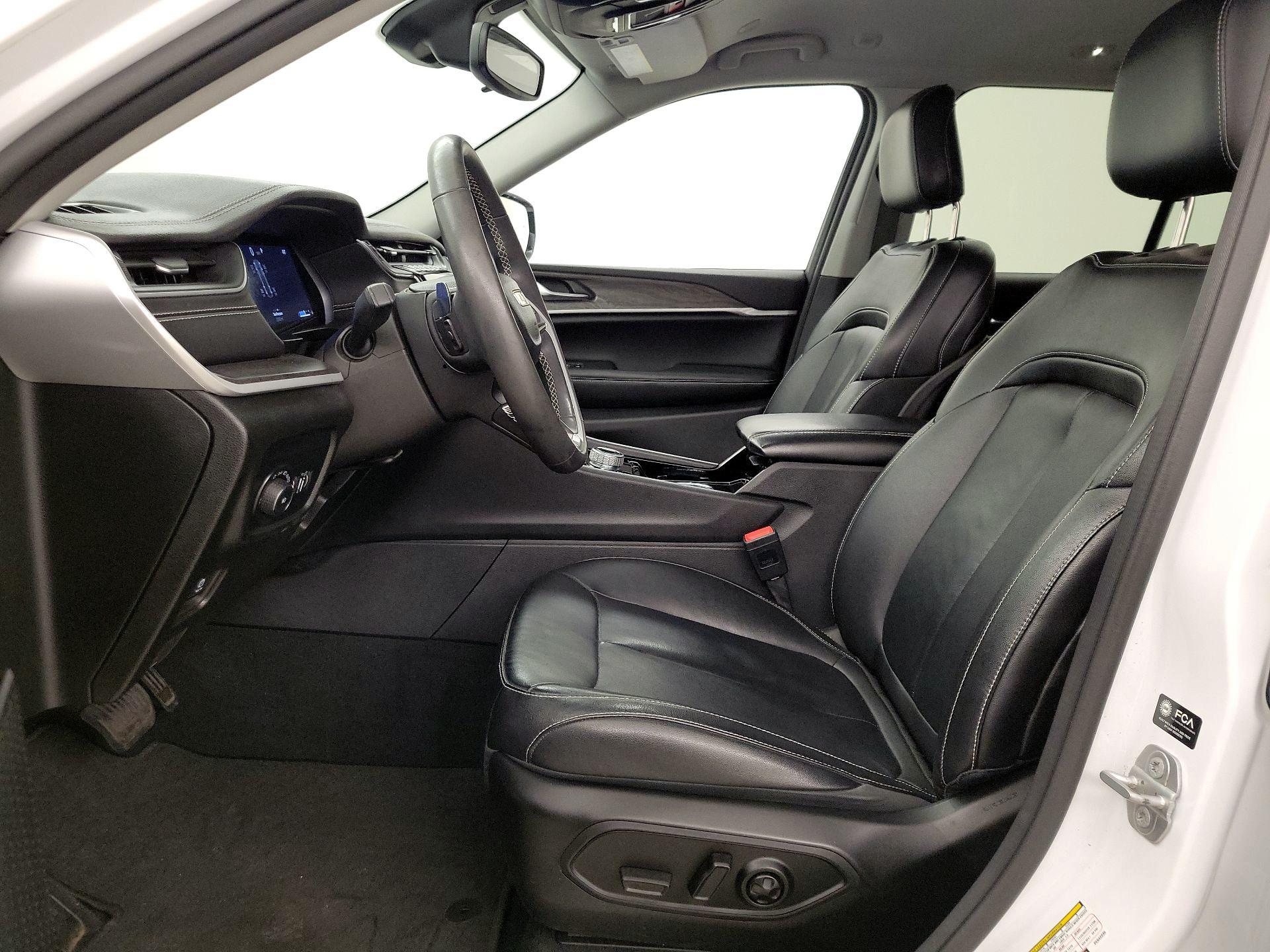 Thumbnail: 2023 Jeep Grand Cherokee - 11