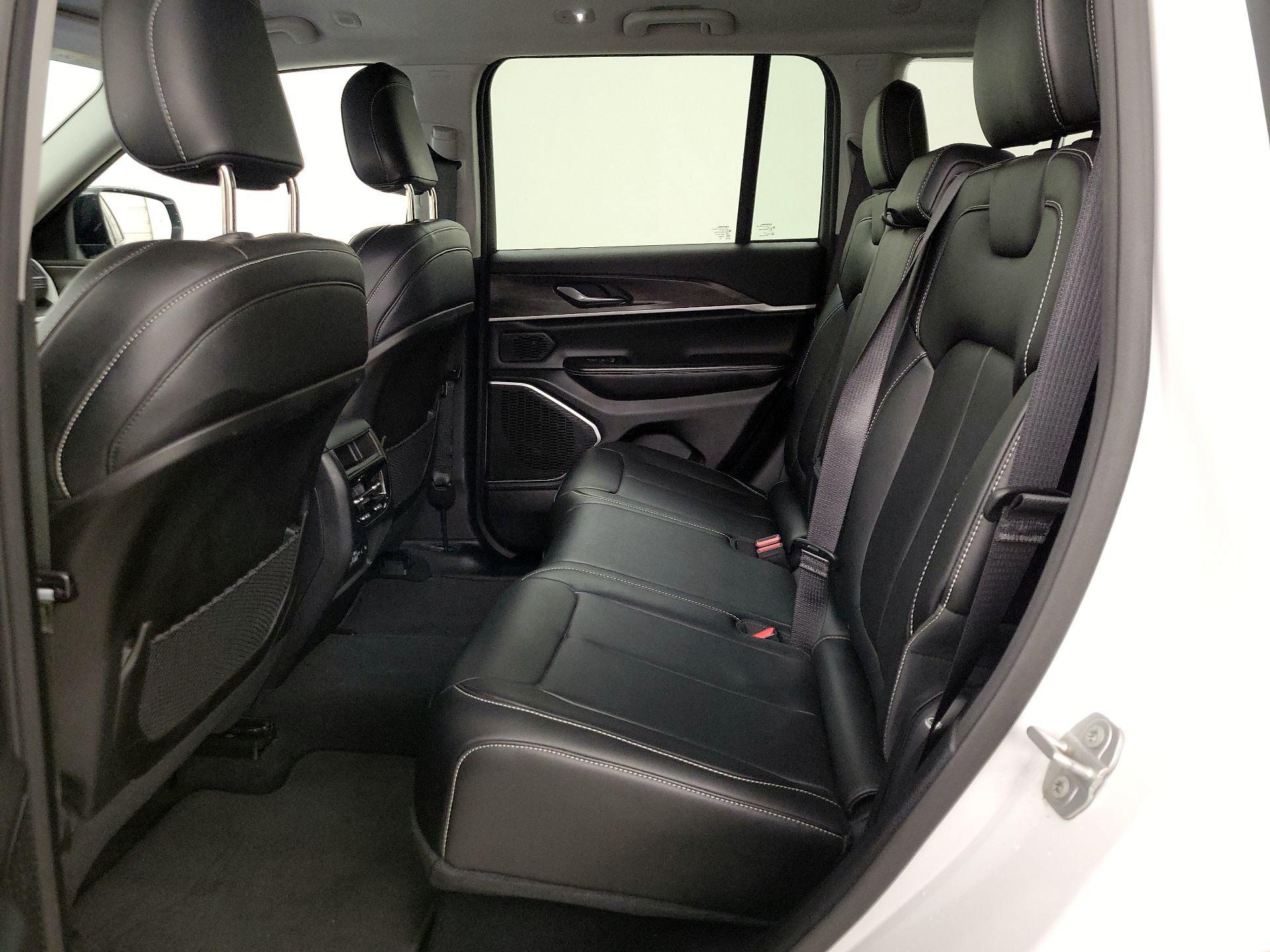 Thumbnail: 2023 Jeep Grand Cherokee - 20