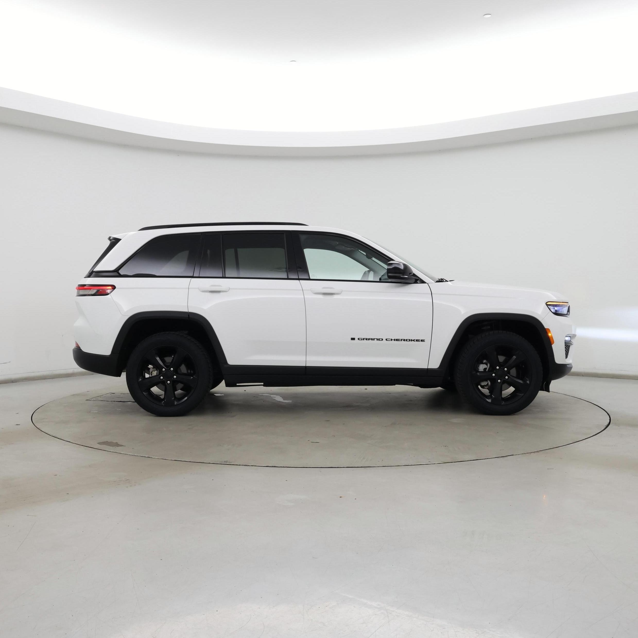 Thumbnail: 2023 Jeep Grand Cherokee - 7