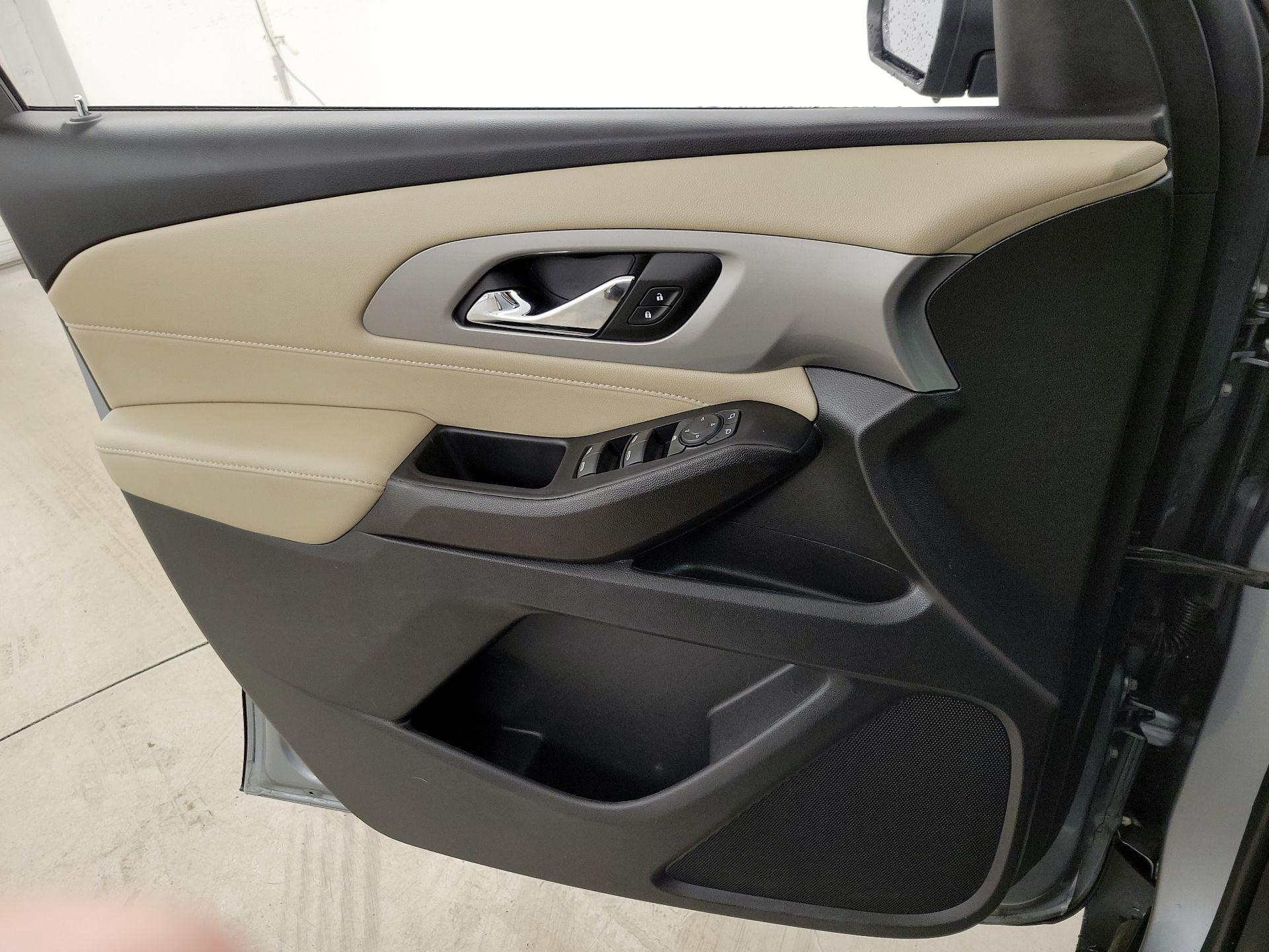 Thumbnail: 2023 Chevrolet Traverse - 12