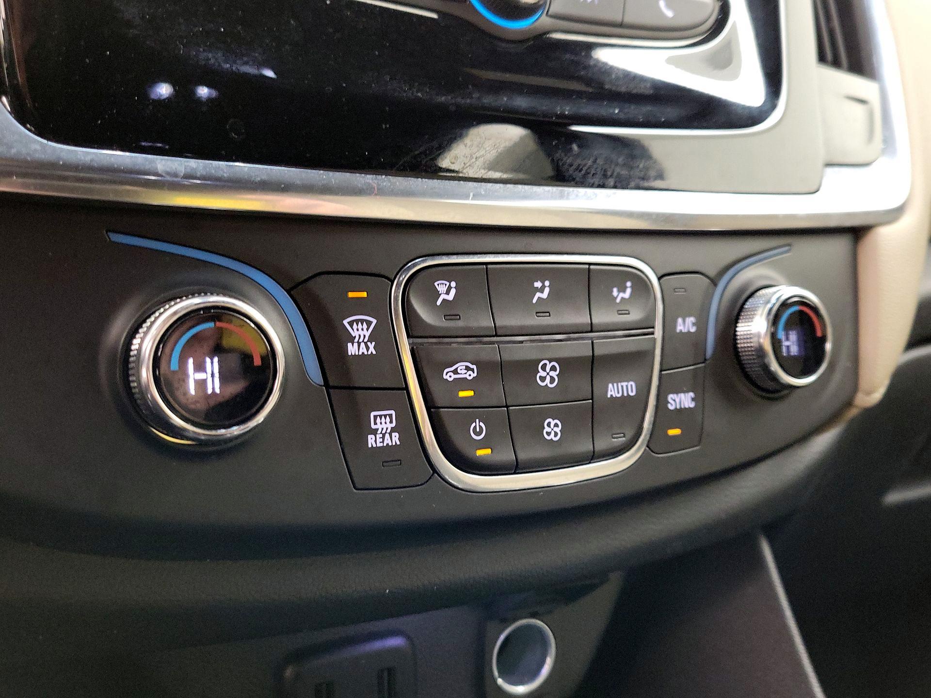 Thumbnail: 2023 Chevrolet Traverse - 16