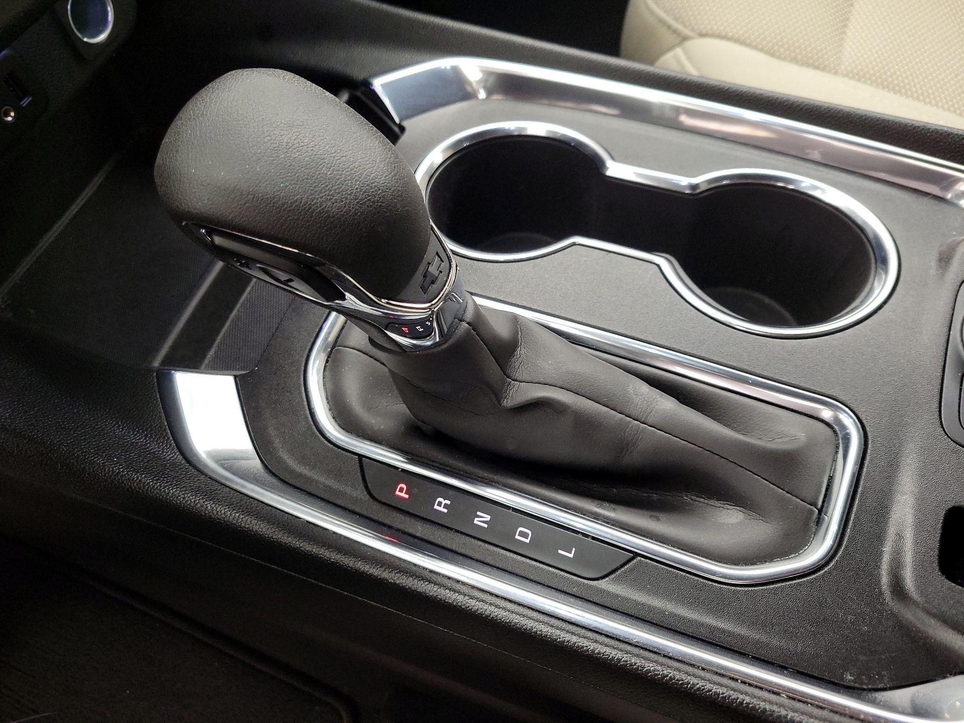 Thumbnail: 2023 Chevrolet Traverse - 17