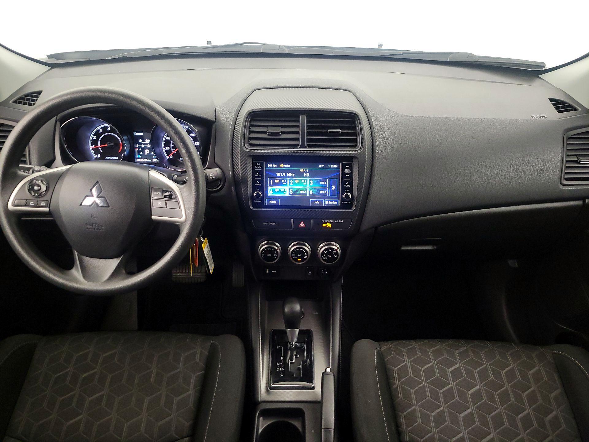 Thumbnail: 2023 Mitsubishi Outlander Sport - 9