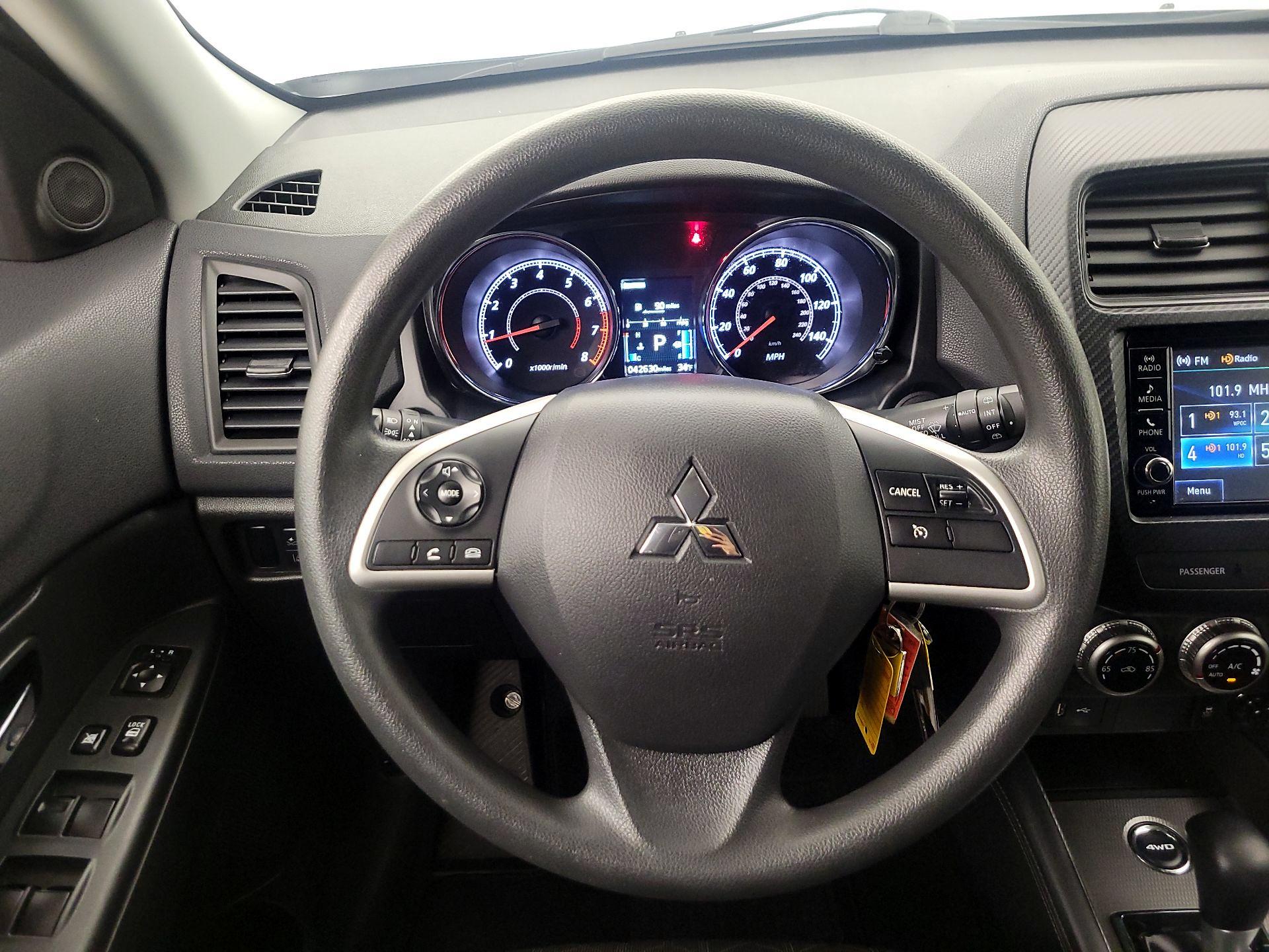 Thumbnail: 2023 Mitsubishi Outlander Sport - 10