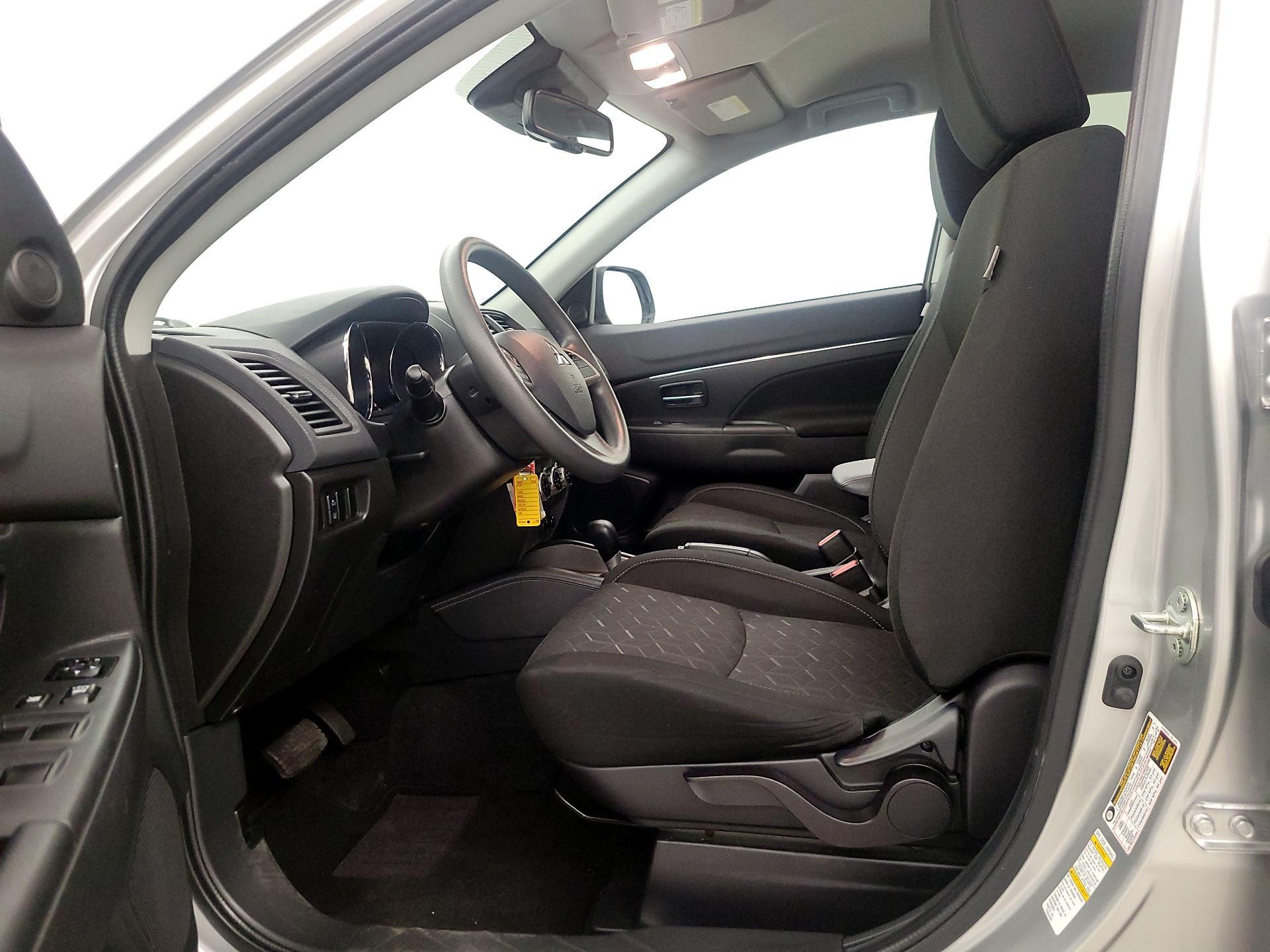 Thumbnail: 2023 Mitsubishi Outlander Sport - 11