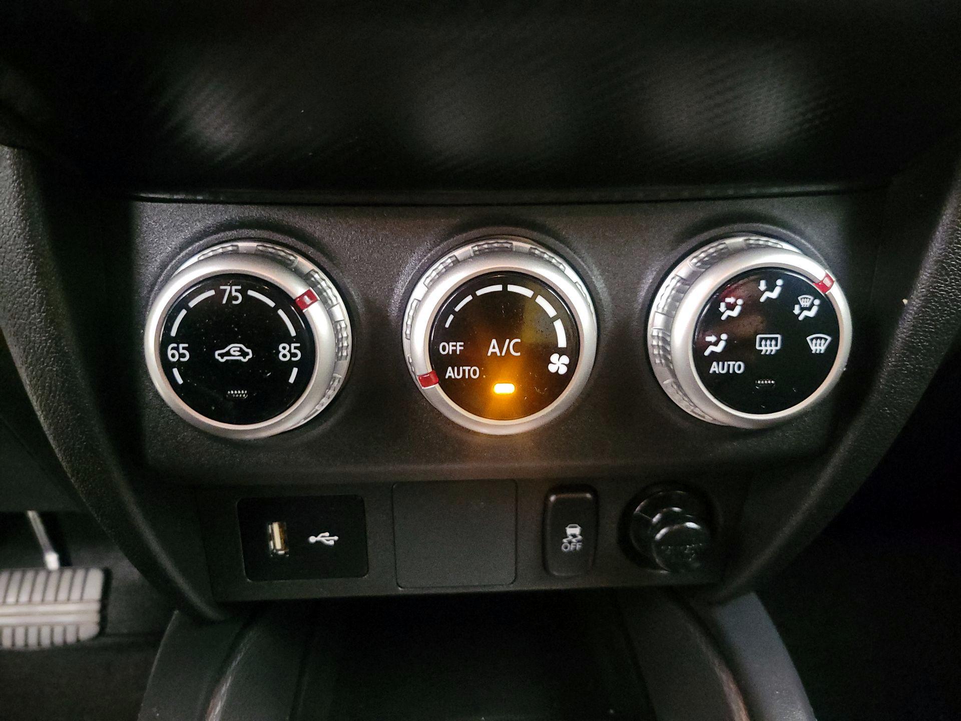 Thumbnail: 2023 Mitsubishi Outlander Sport - 16