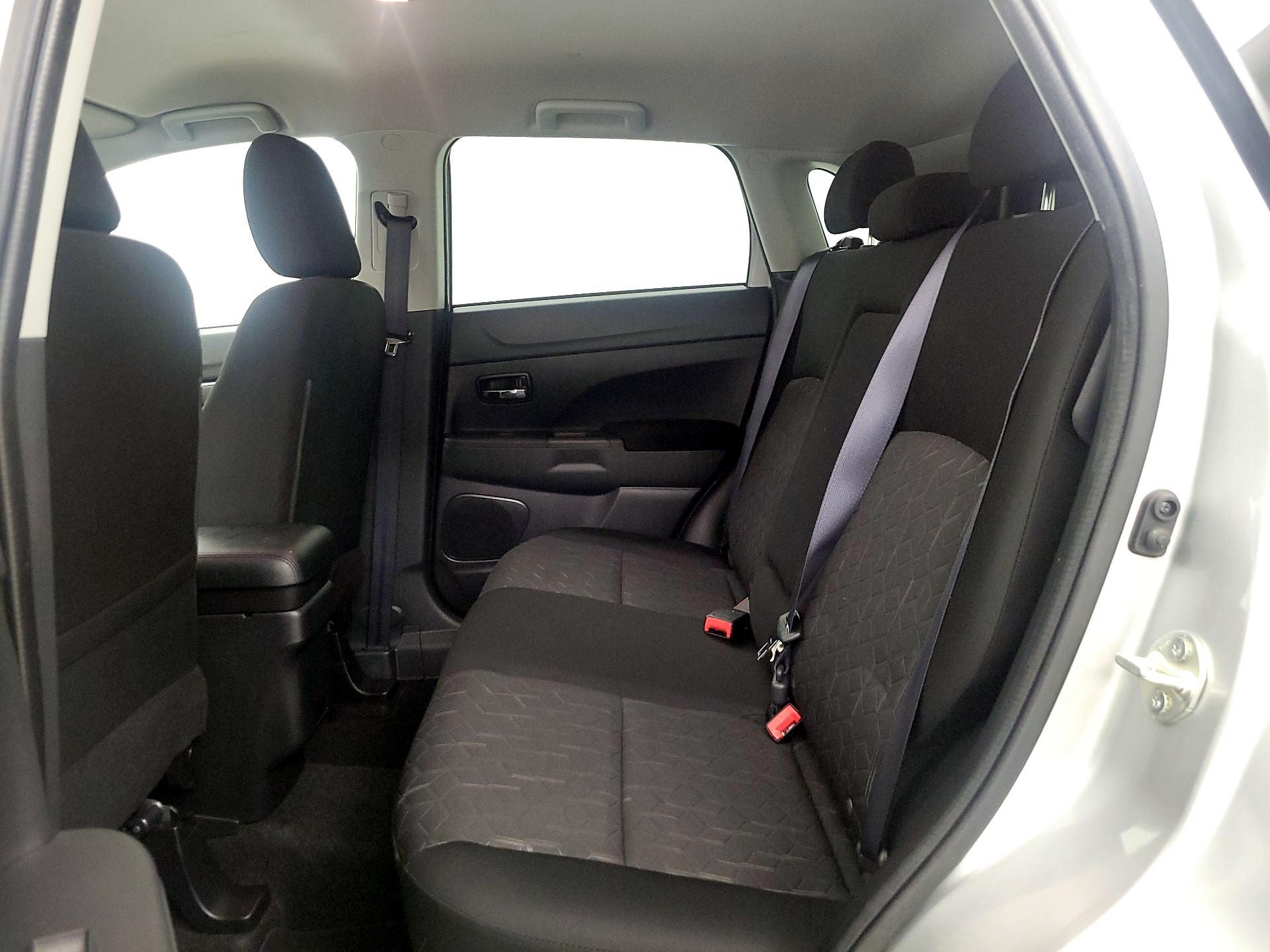 Thumbnail: 2023 Mitsubishi Outlander Sport - 19