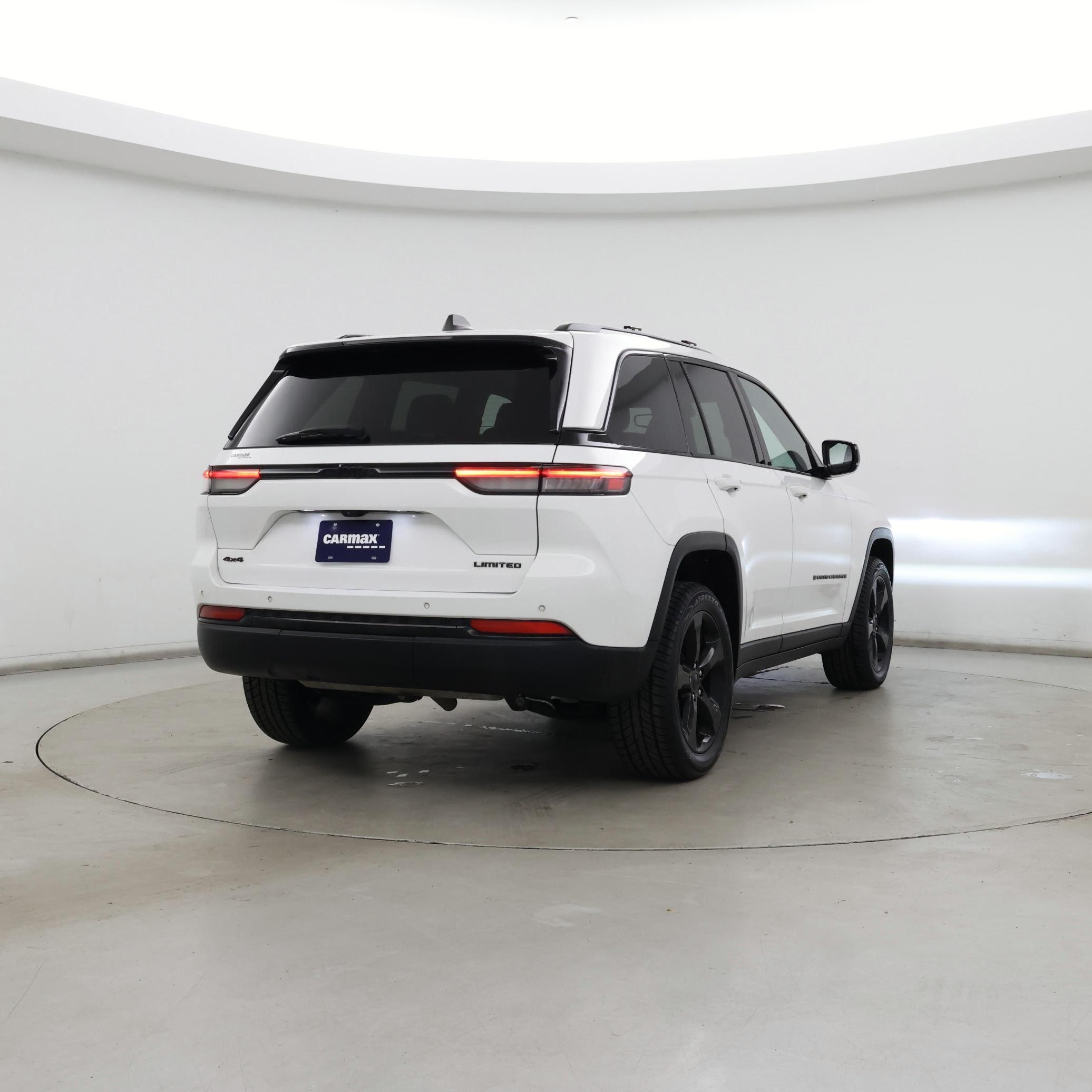 Thumbnail: 2023 Jeep Grand Cherokee - 8