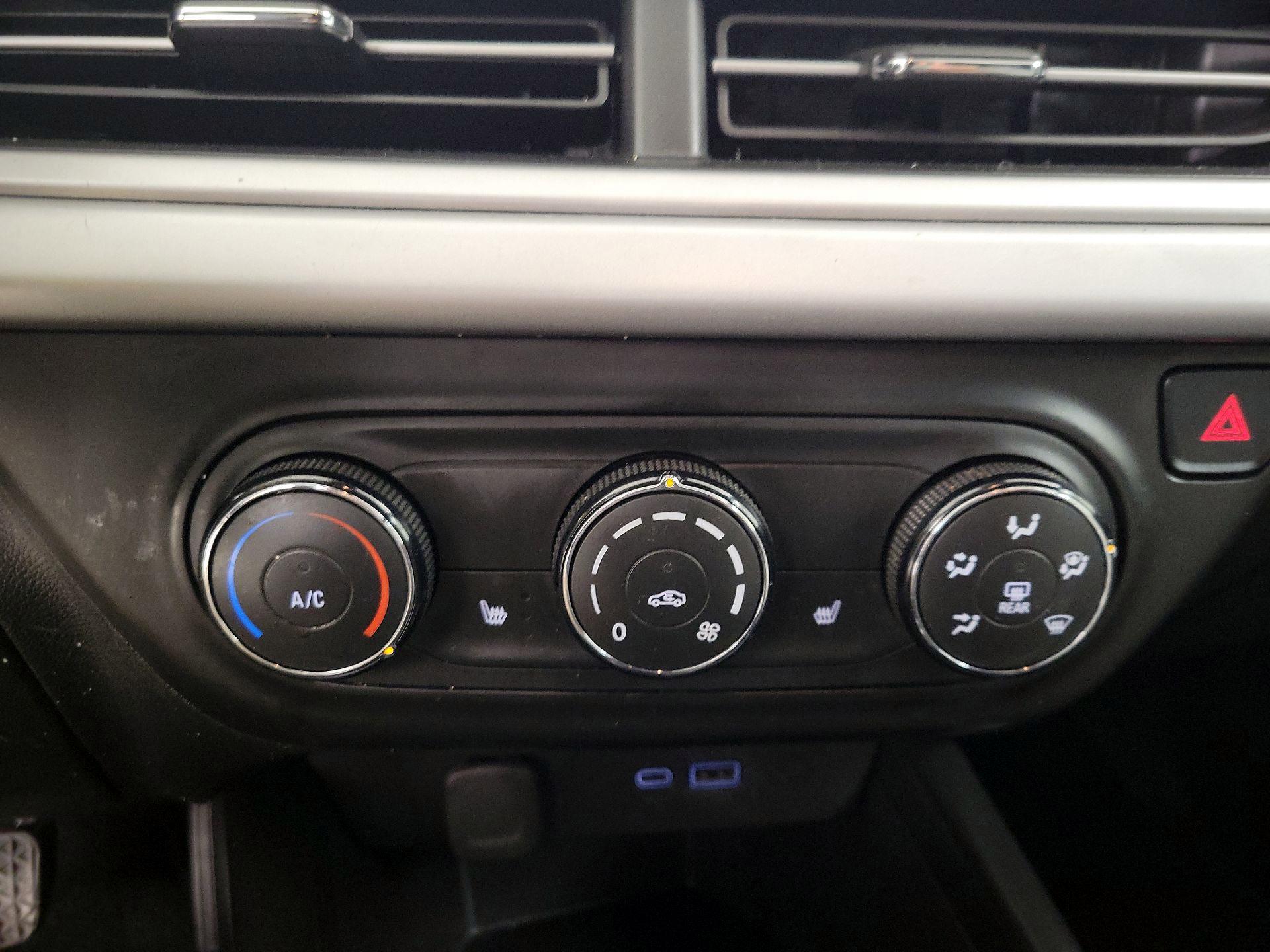 Thumbnail: 2024 Chevrolet Trax - 16