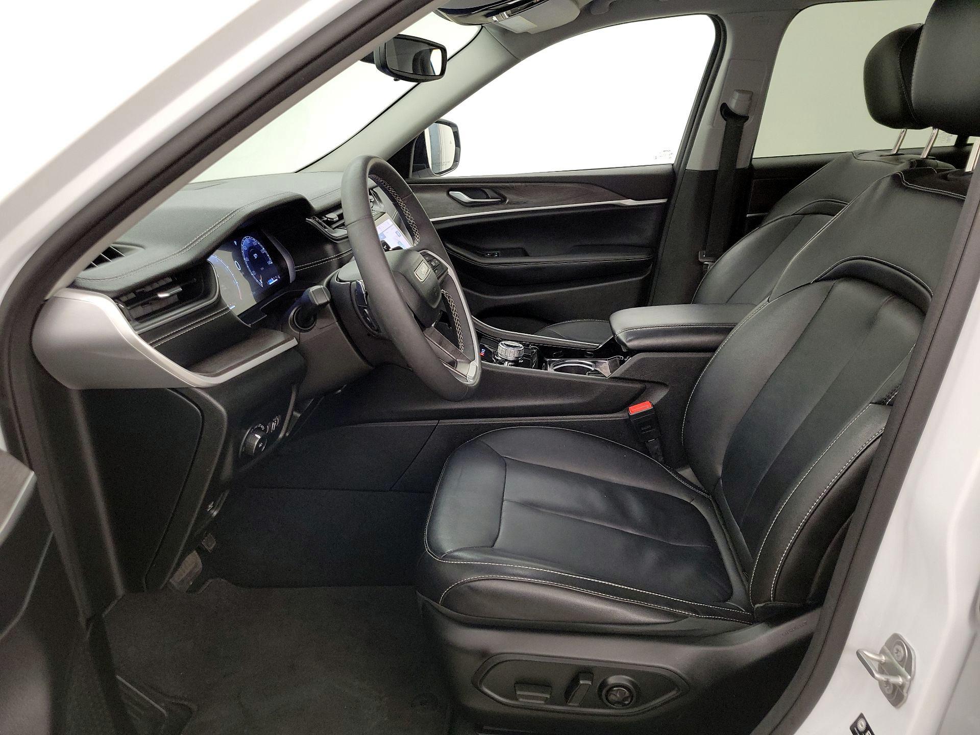 Thumbnail: 2023 Jeep Grand Cherokee - 11