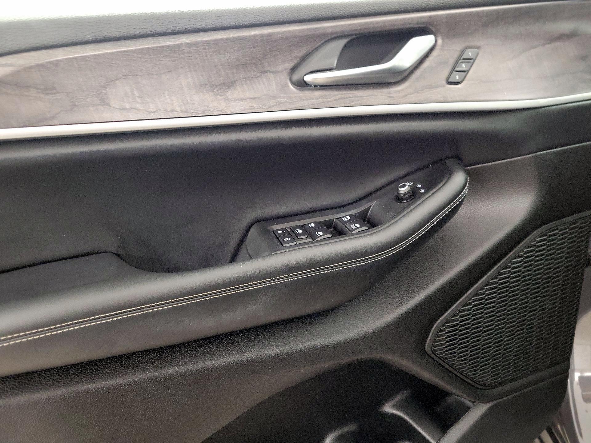 Thumbnail: 2023 Jeep Grand Cherokee L - 12