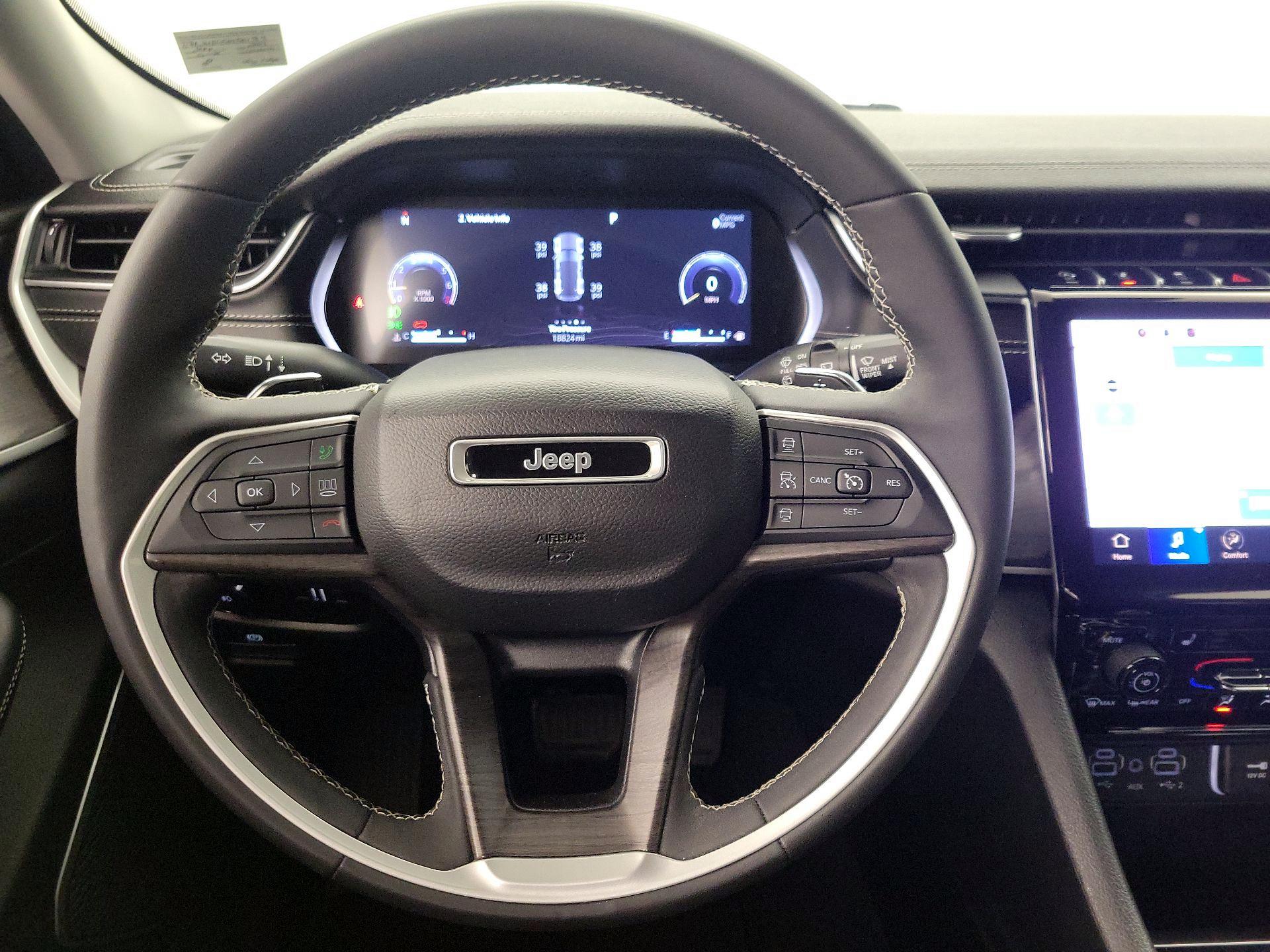 Thumbnail: 2023 Jeep Grand Cherokee - 10