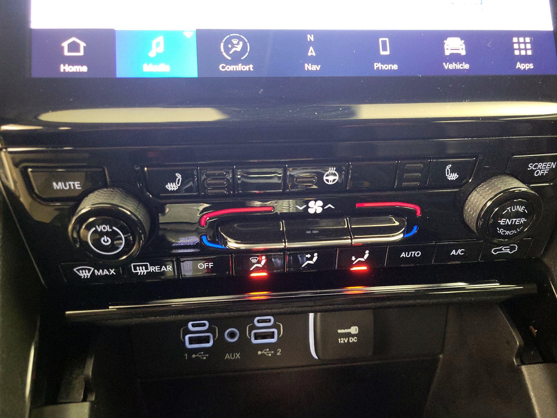 Thumbnail: 2023 Jeep Grand Cherokee - 17