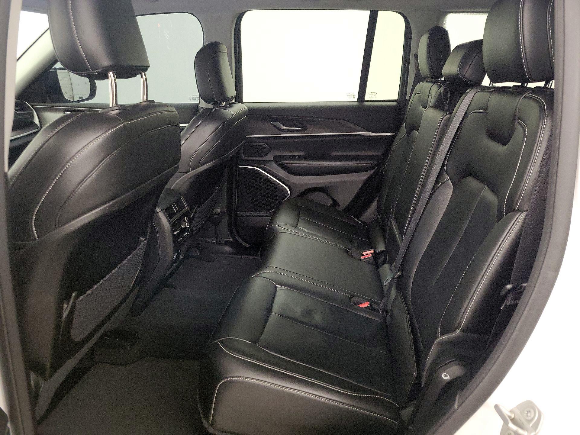 Thumbnail: 2023 Jeep Grand Cherokee - 20