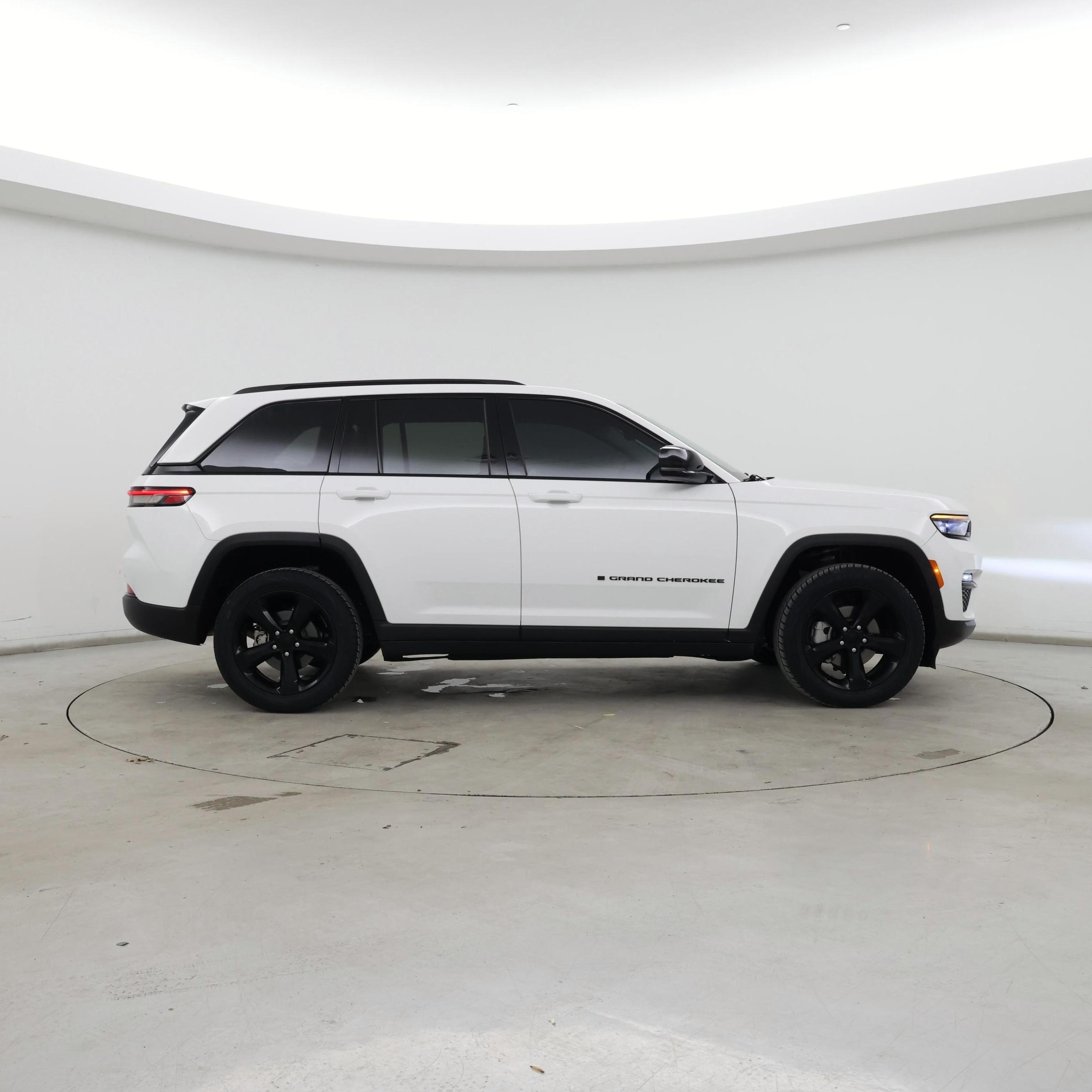 Thumbnail: 2023 Jeep Grand Cherokee - 7