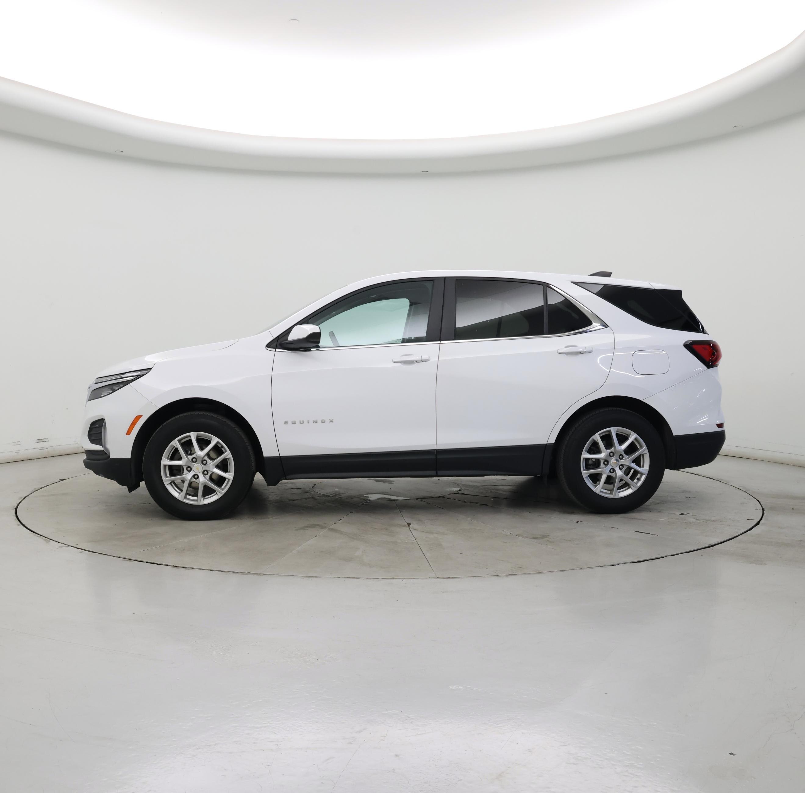 Thumbnail: 2022 Chevrolet Equinox - 3