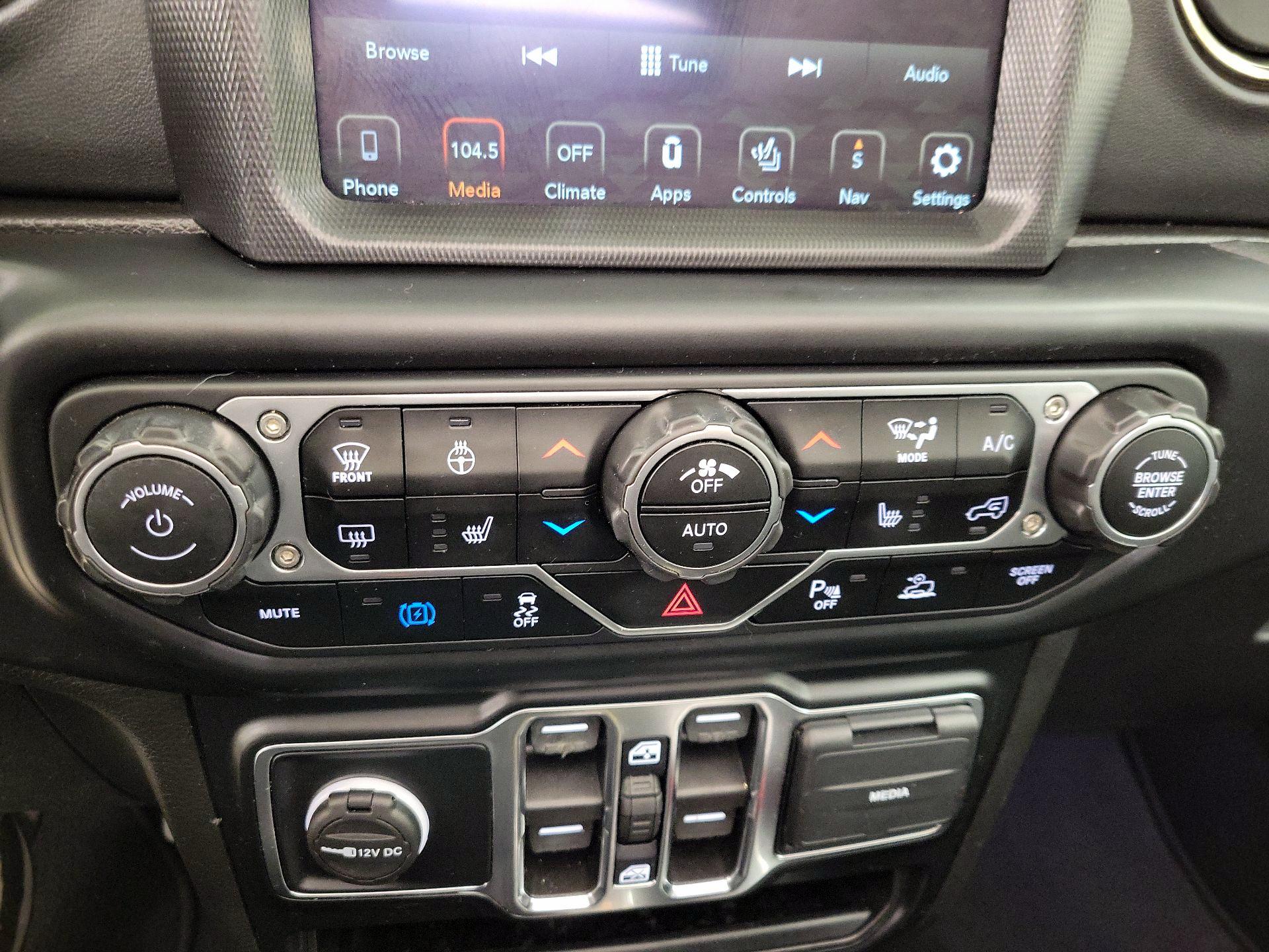 Thumbnail: 2022 Jeep Wrangler - 17