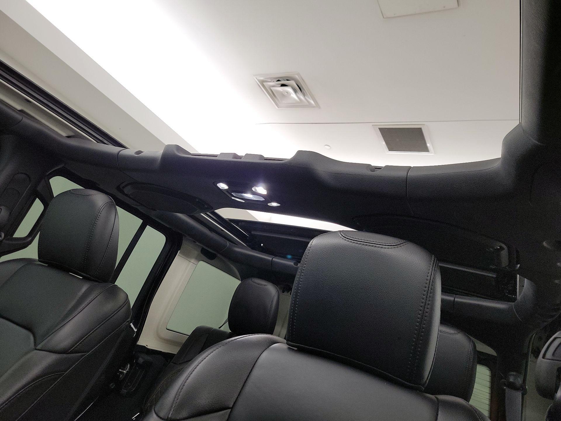 Thumbnail: 2022 Jeep Wrangler - 20