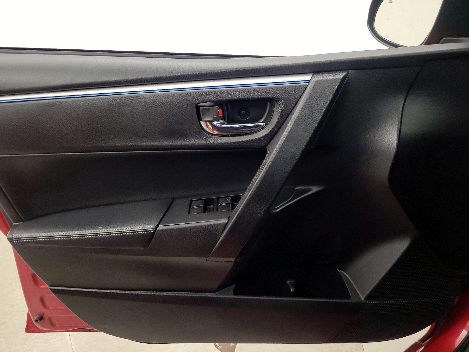 Thumbnail: 2016 Toyota Corolla - 12