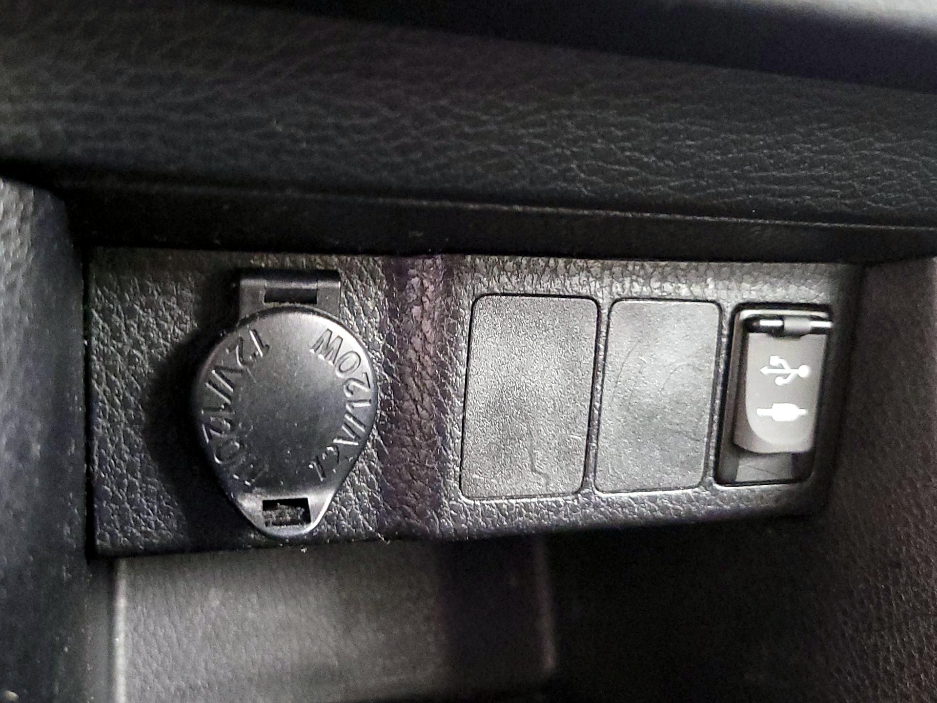 Thumbnail: 2016 Toyota Corolla - 18