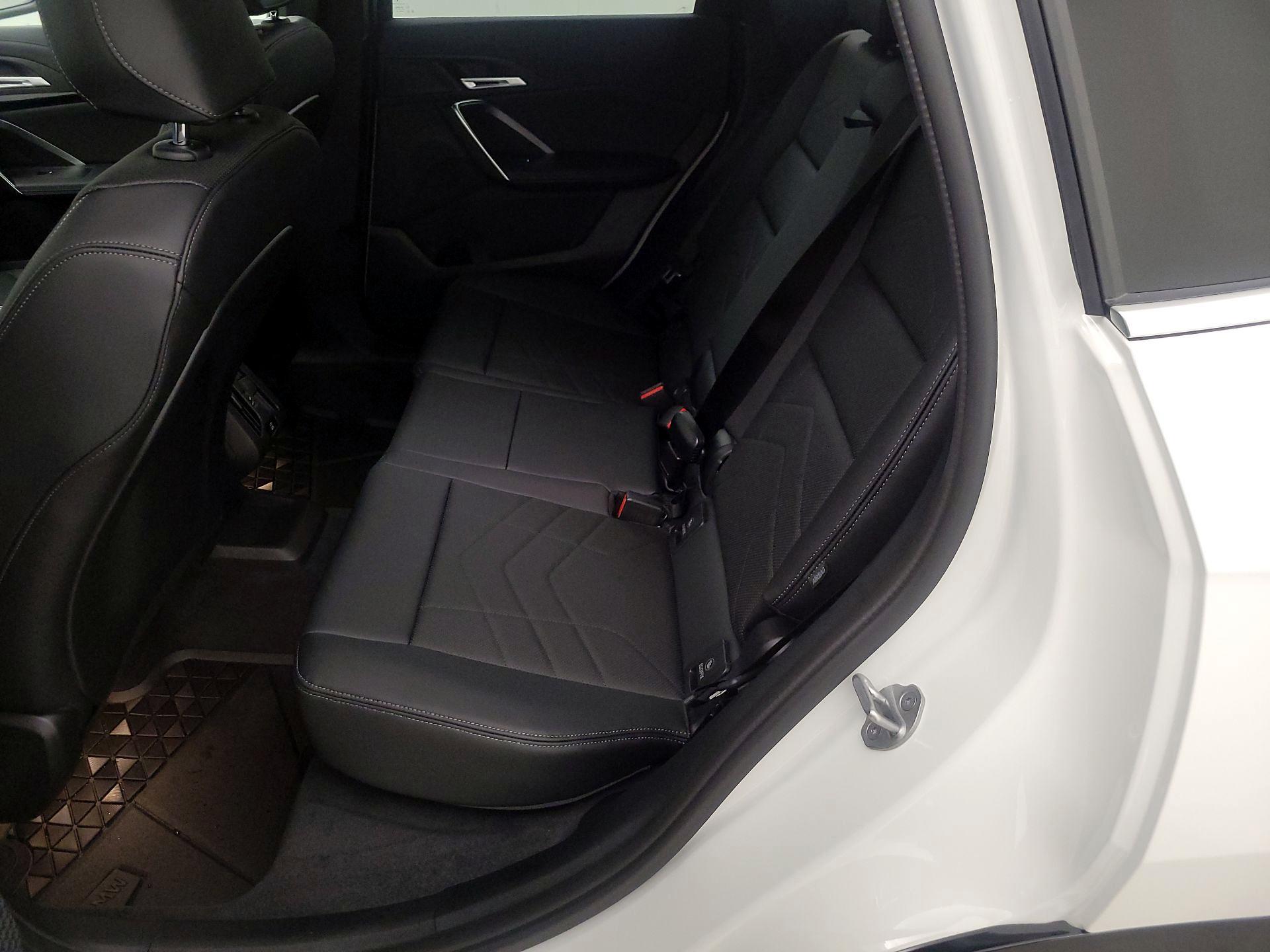 Thumbnail: 2026 BMW X1 - 20