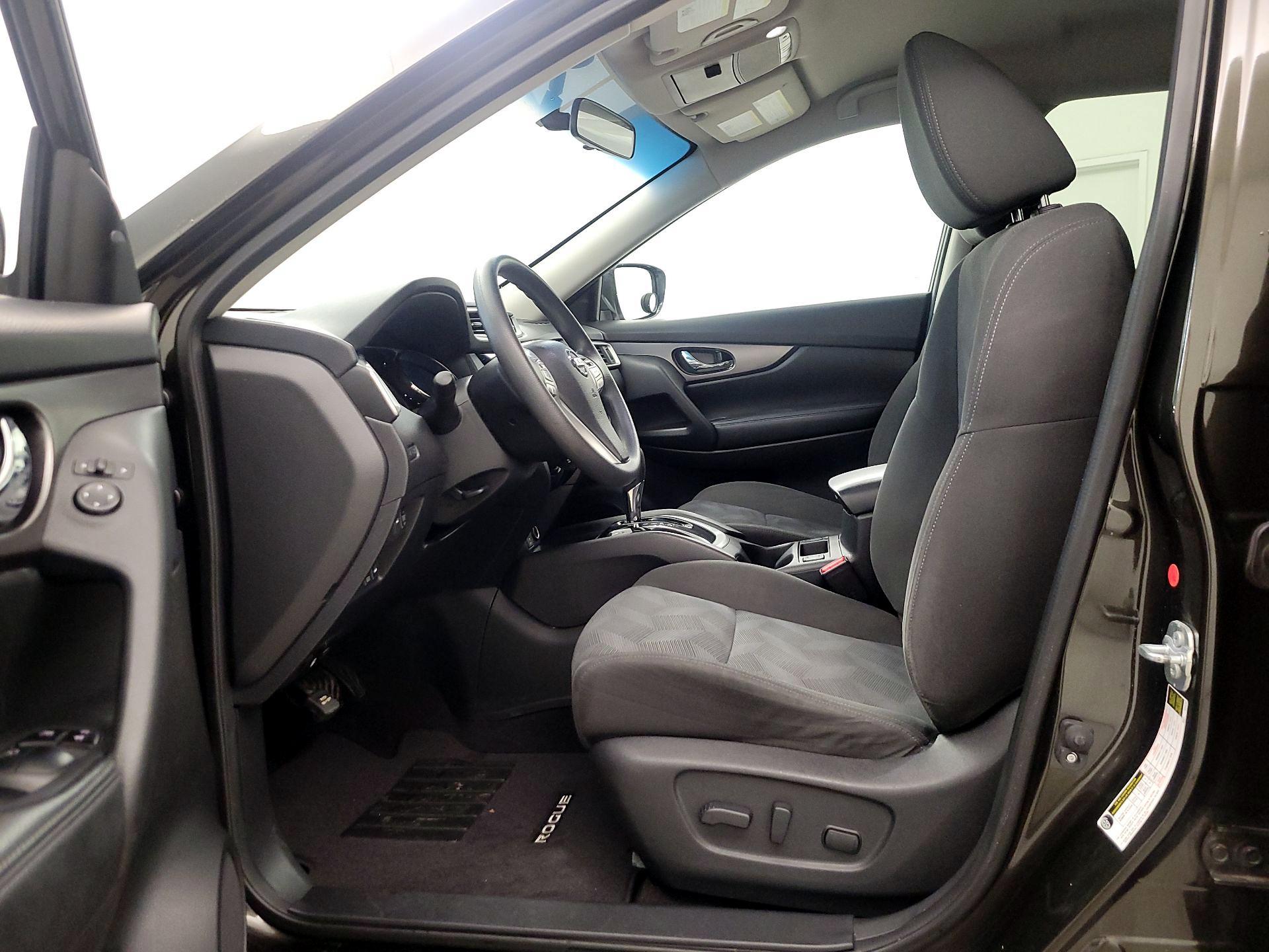 Thumbnail: 2016 Nissan Rogue - 11