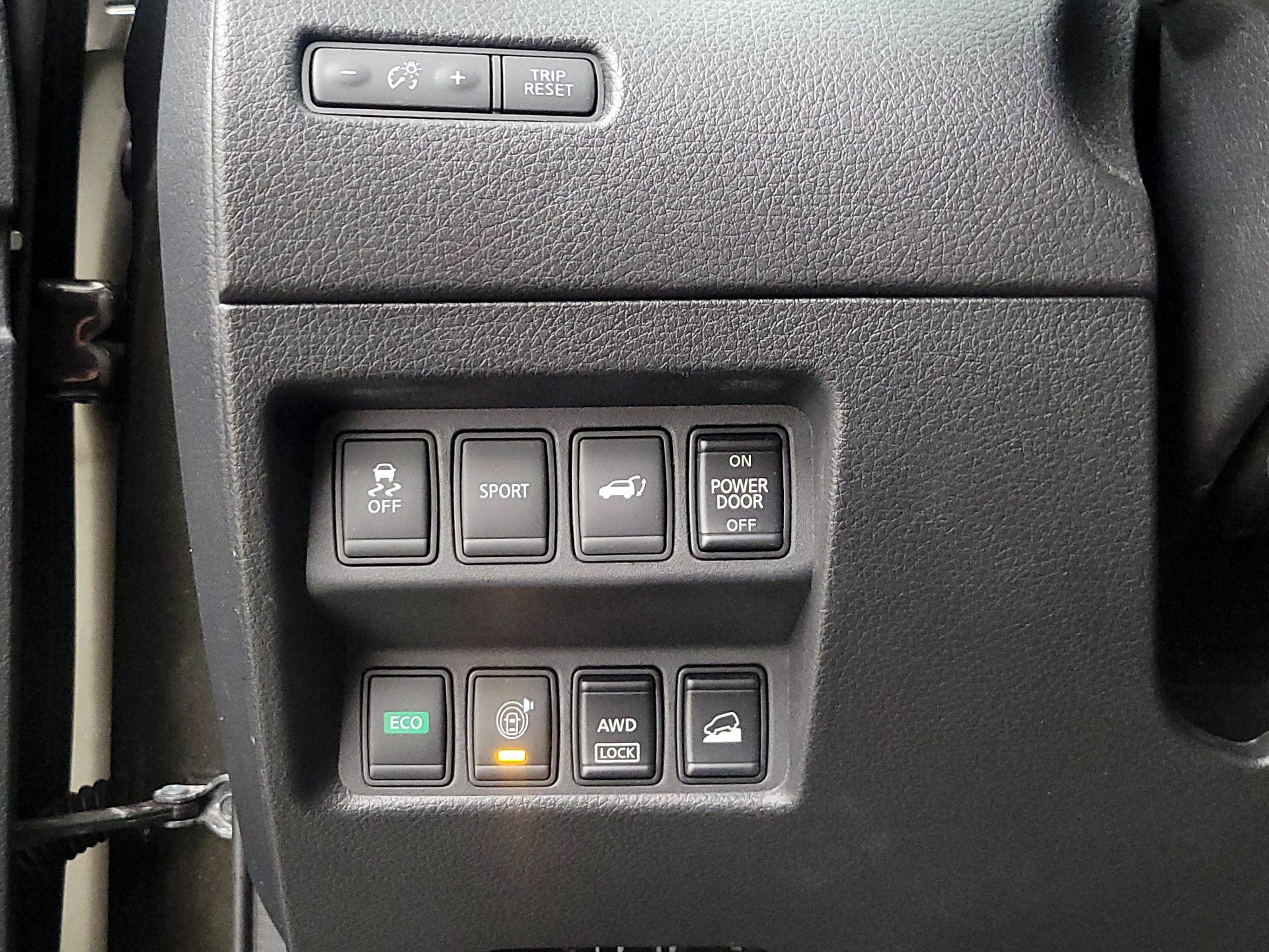 Thumbnail: 2016 Nissan Rogue - 13