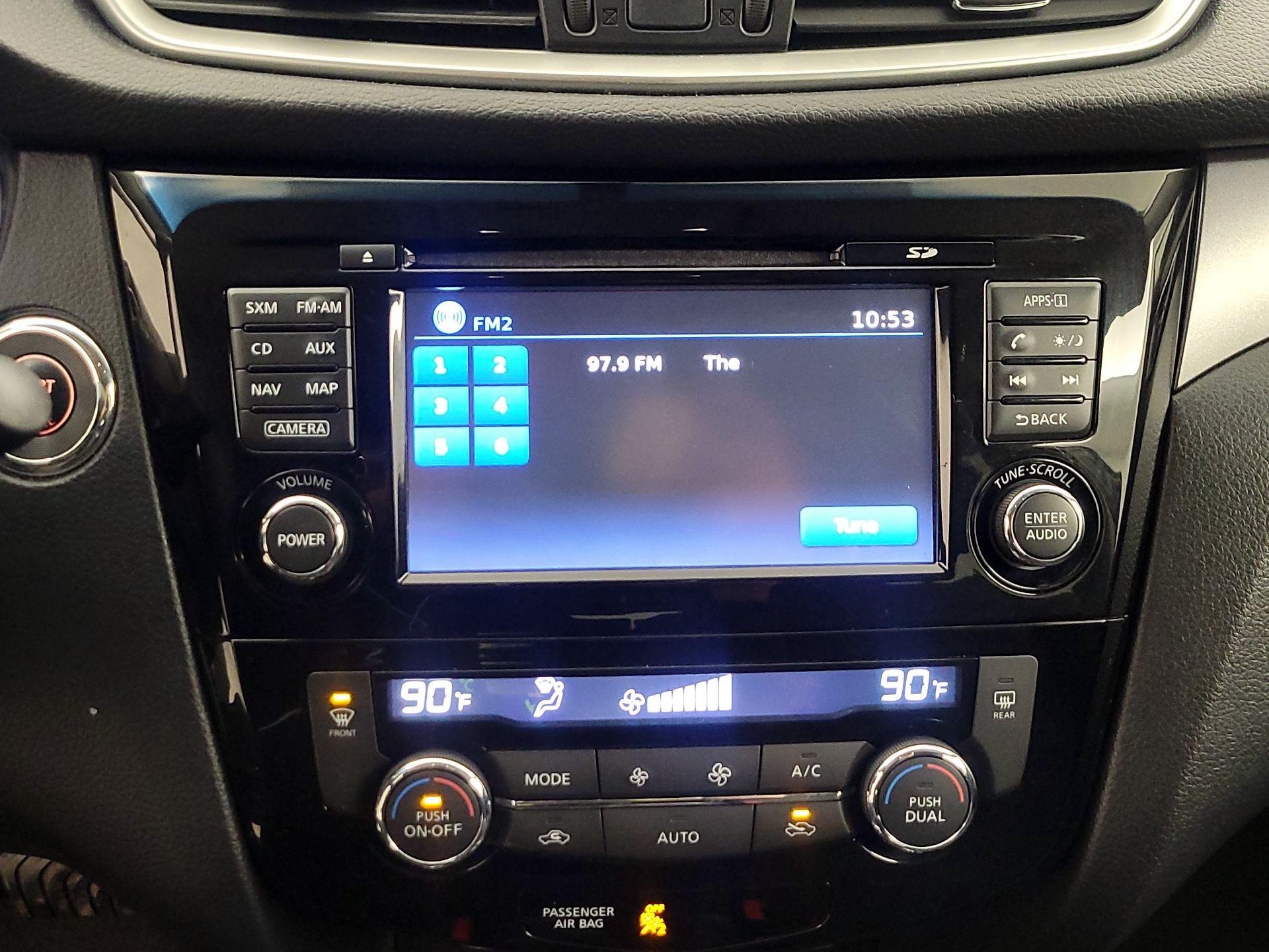 Thumbnail: 2016 Nissan Rogue - 16