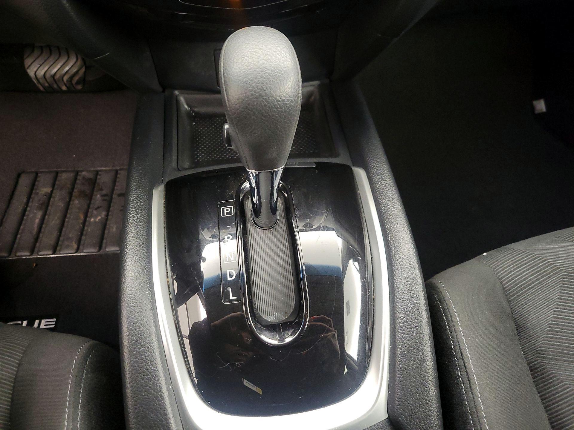 Thumbnail: 2016 Nissan Rogue - 18