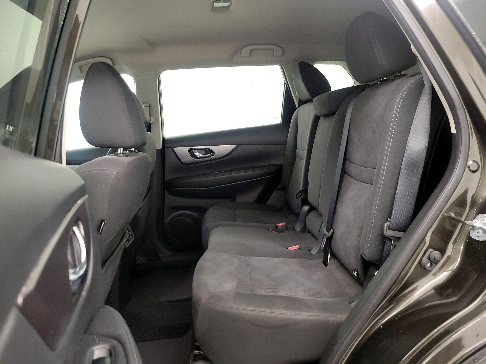 Thumbnail: 2016 Nissan Rogue - 20