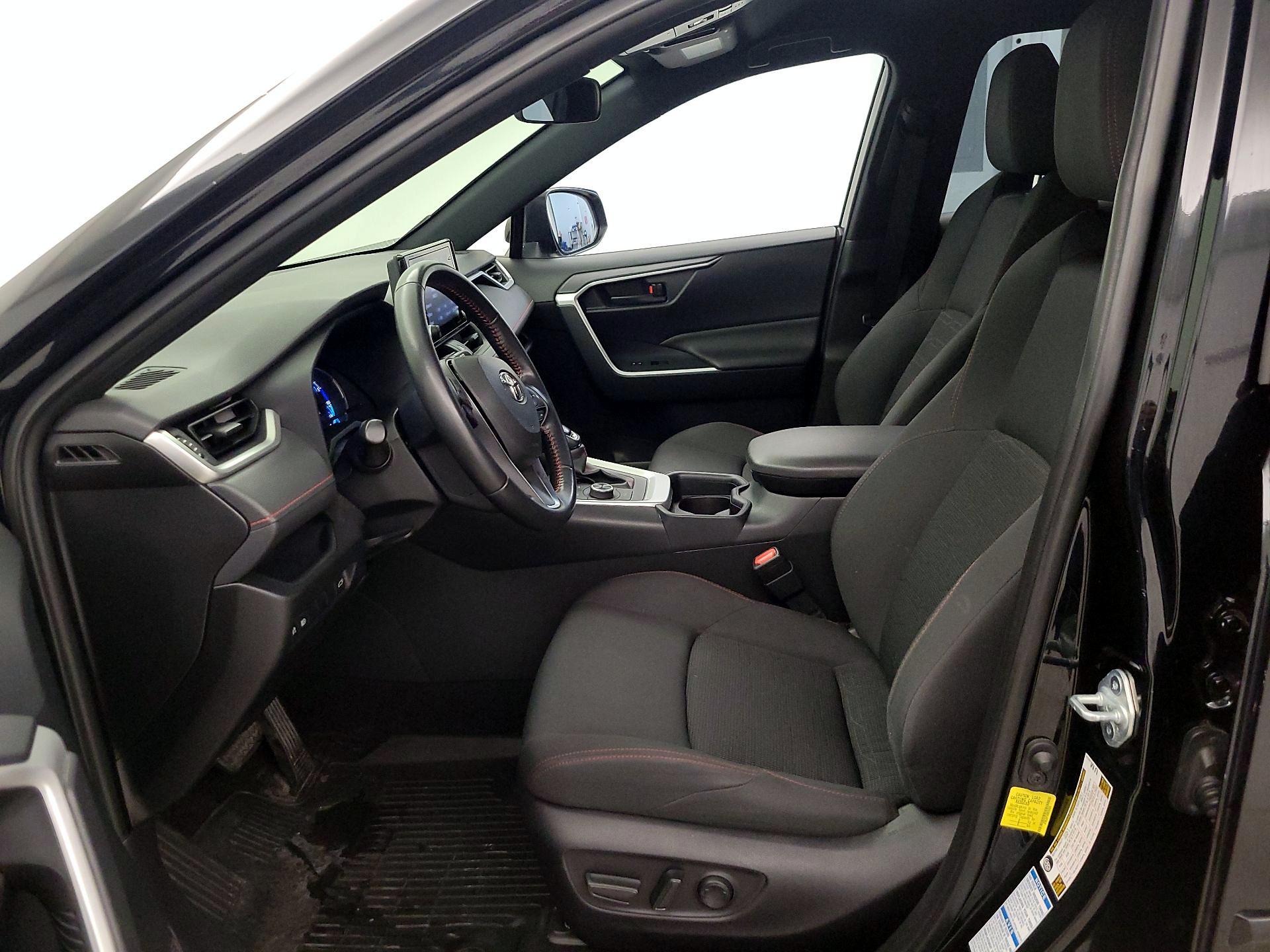 Thumbnail: 2021 Toyota RAV4 - 11