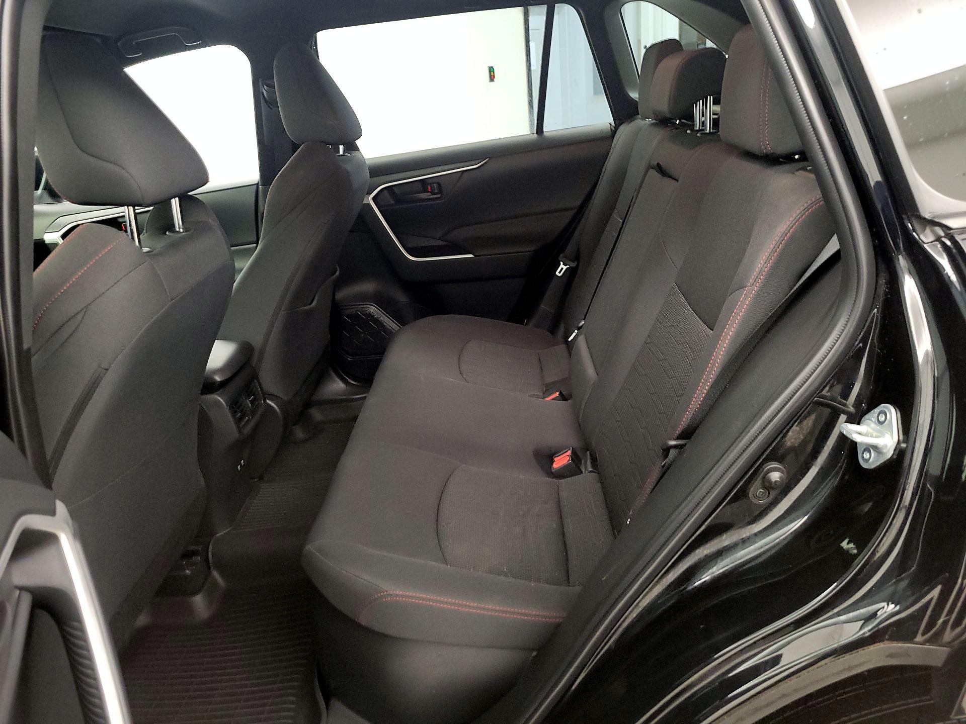 Thumbnail: 2021 Toyota RAV4 - 19