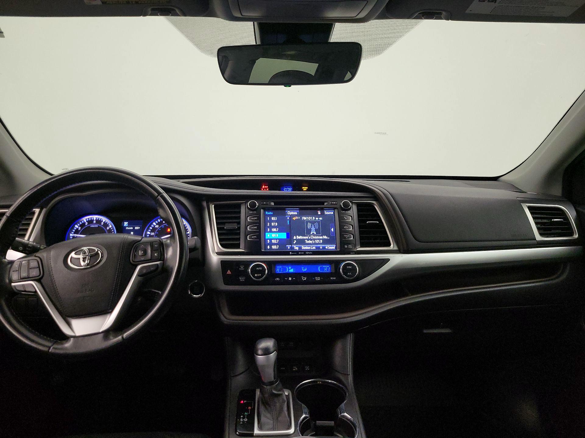 Thumbnail: 2017 Toyota Highlander - 9