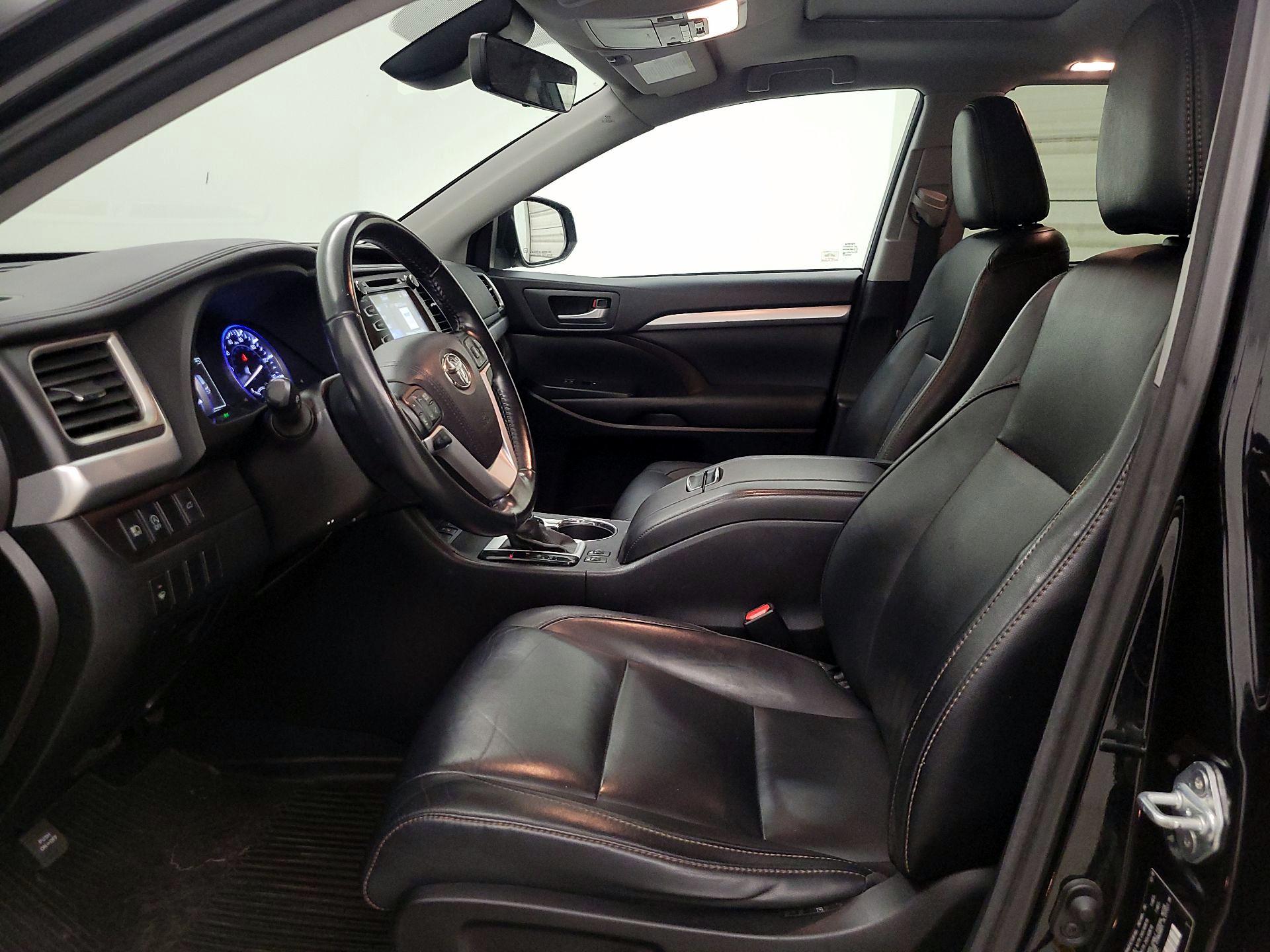 Thumbnail: 2017 Toyota Highlander - 11