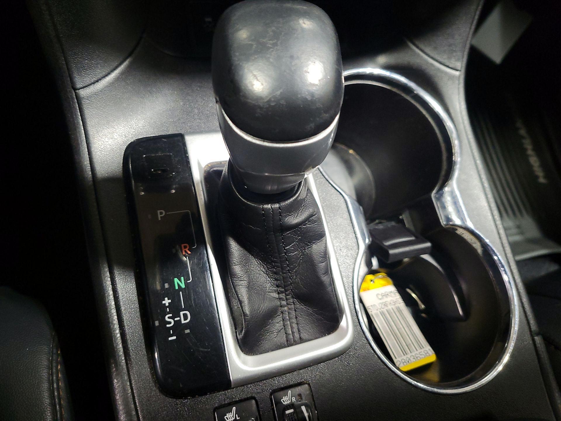 Thumbnail: 2017 Toyota Highlander - 17