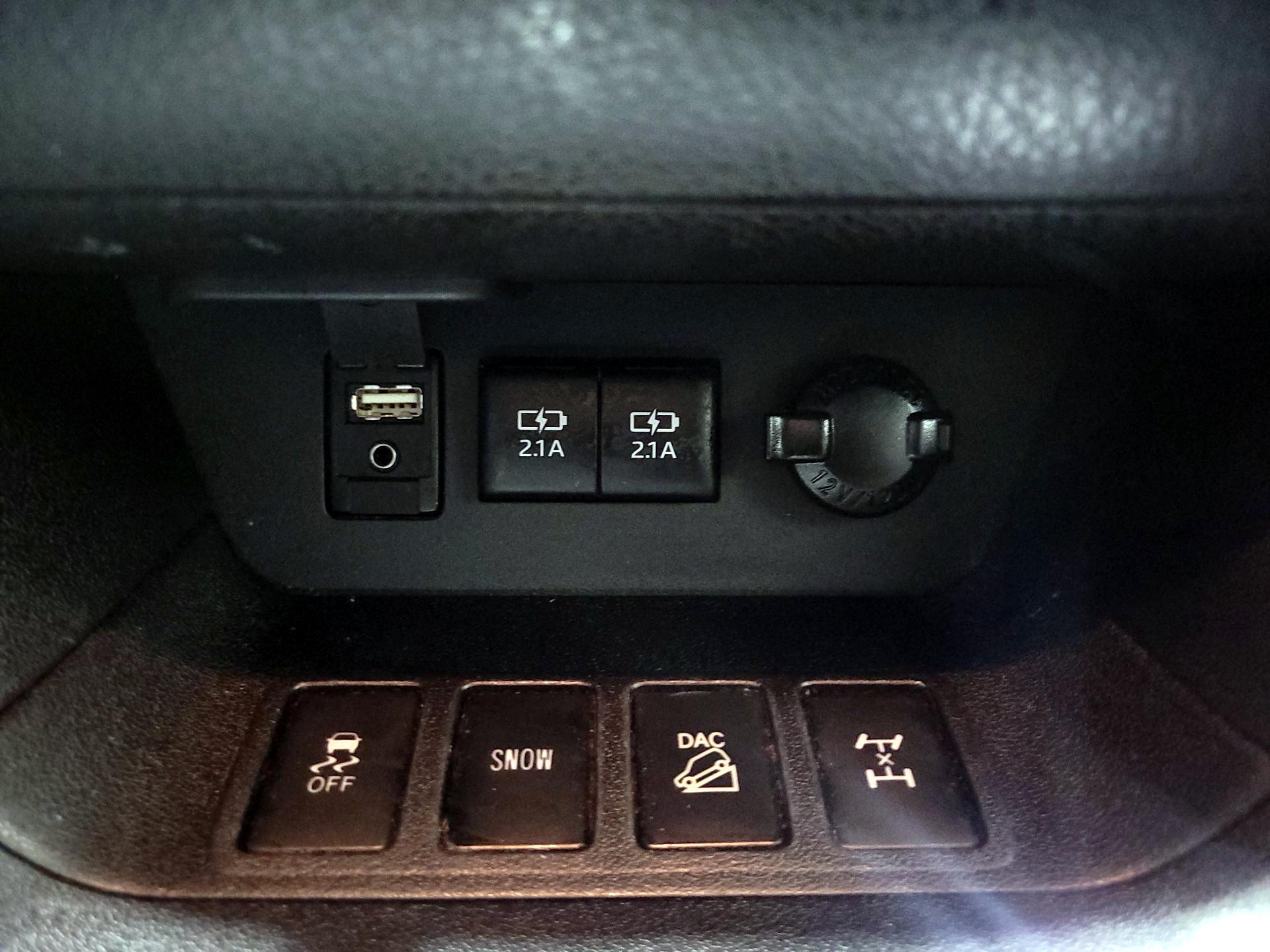 Thumbnail: 2017 Toyota Highlander - 18