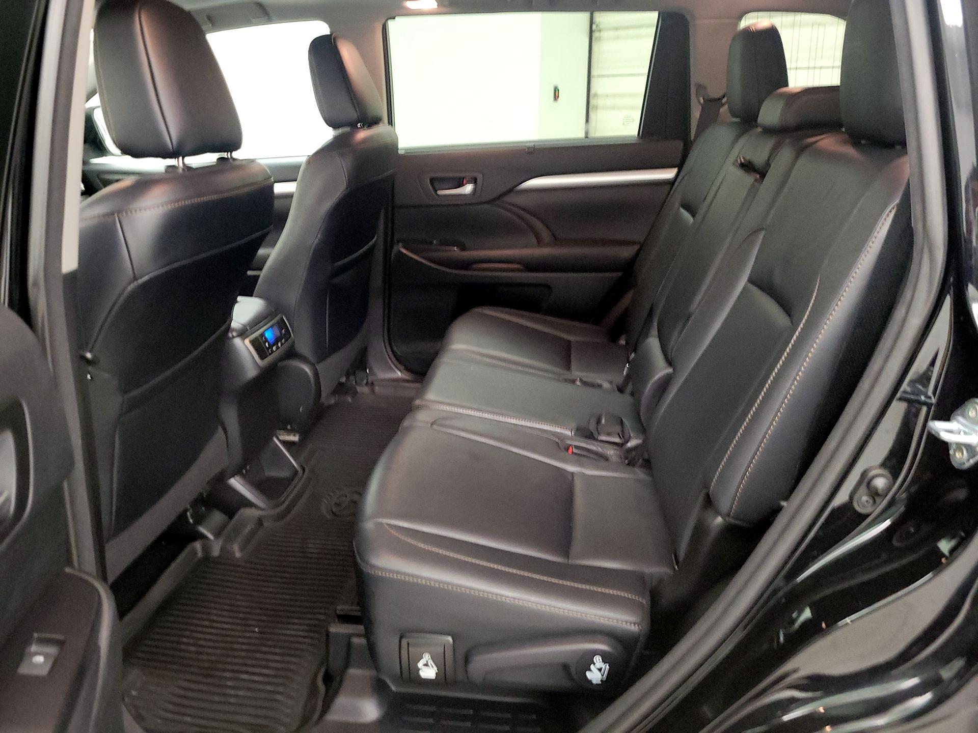 Thumbnail: 2017 Toyota Highlander - 19