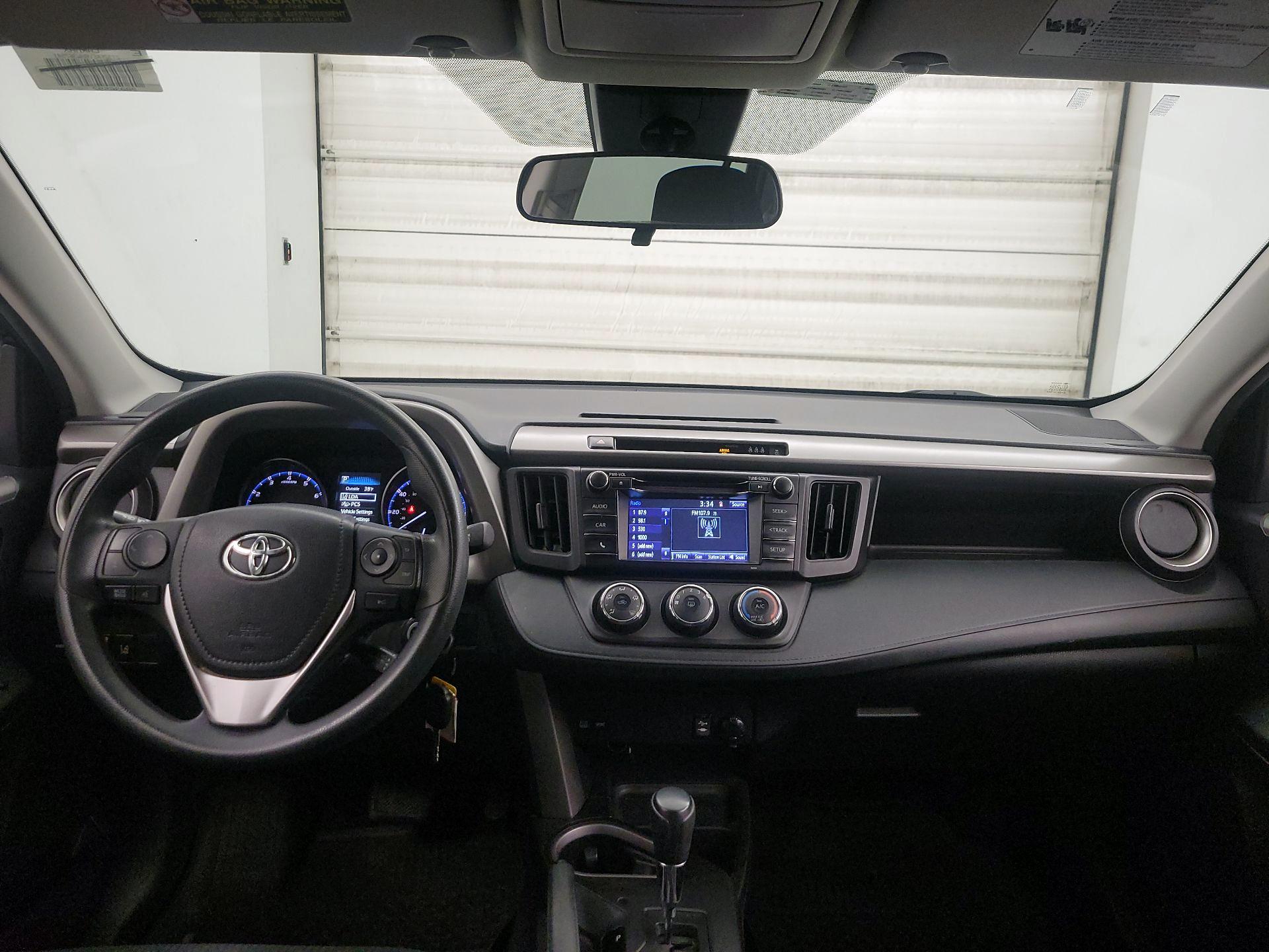 Thumbnail: 2017 Toyota RAV4 - 9