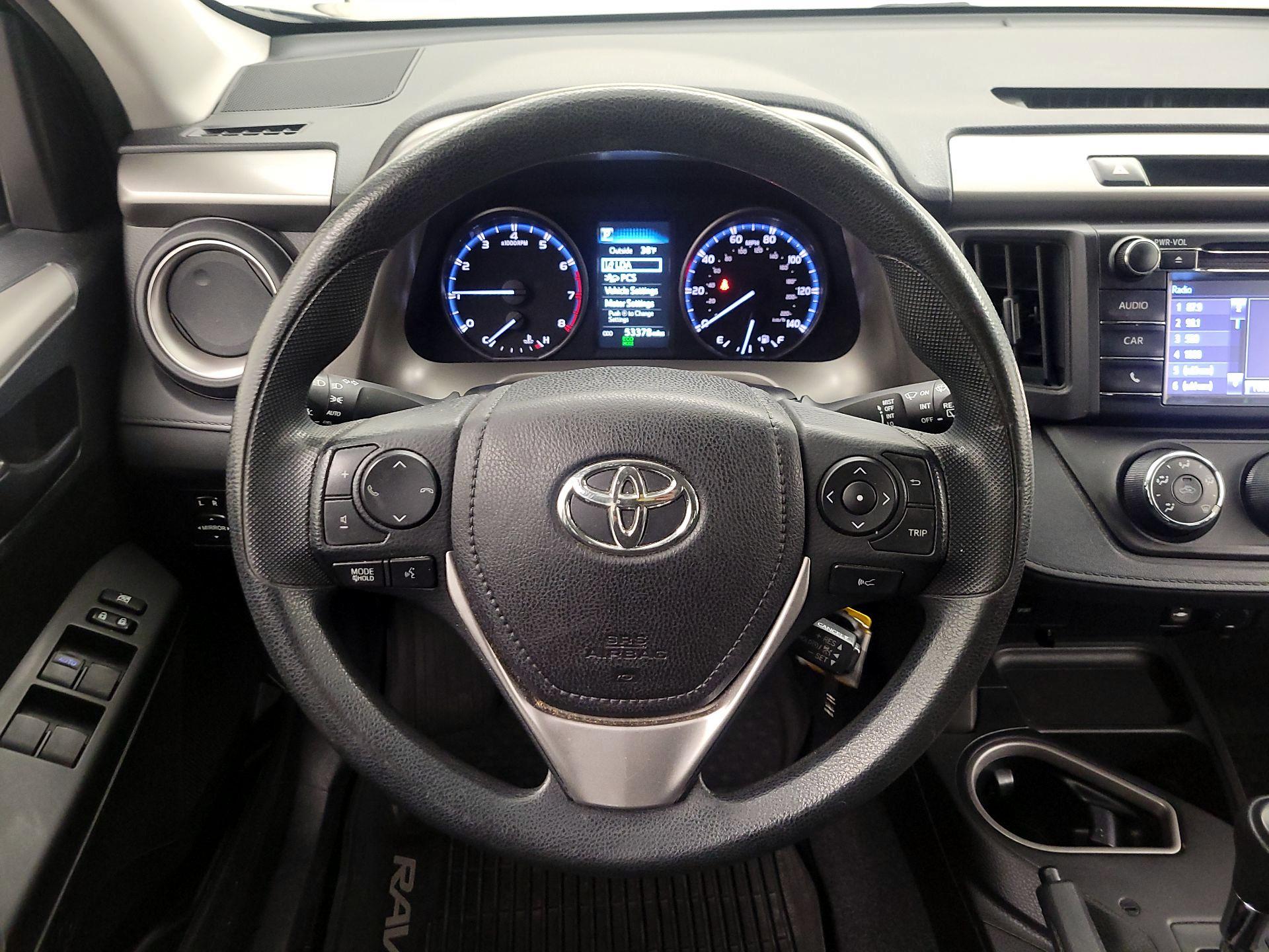 Thumbnail: 2017 Toyota RAV4 - 10