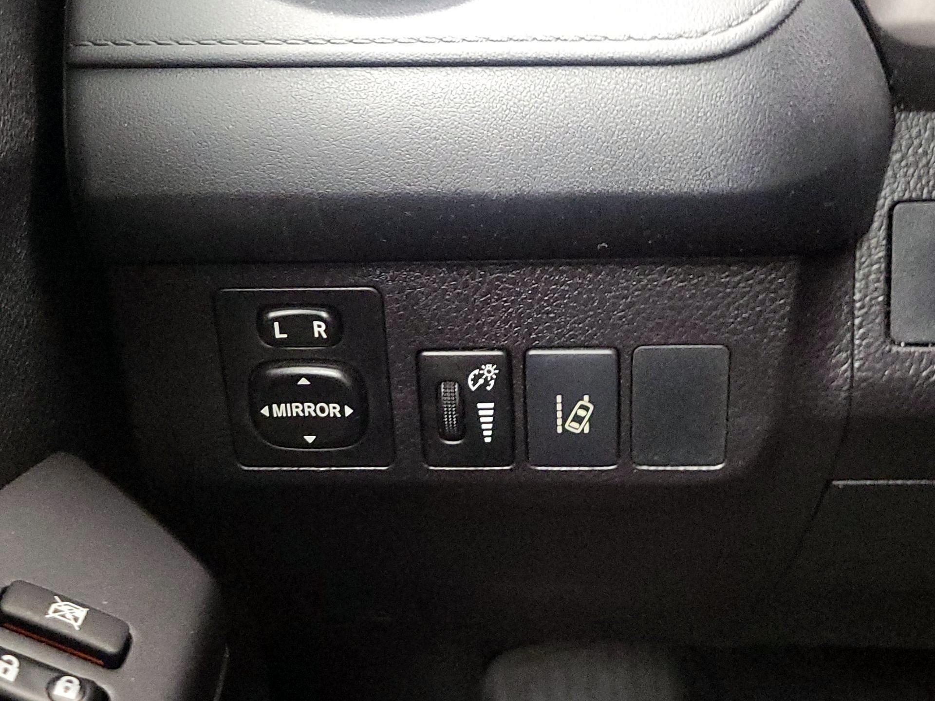 Thumbnail: 2017 Toyota RAV4 - 13