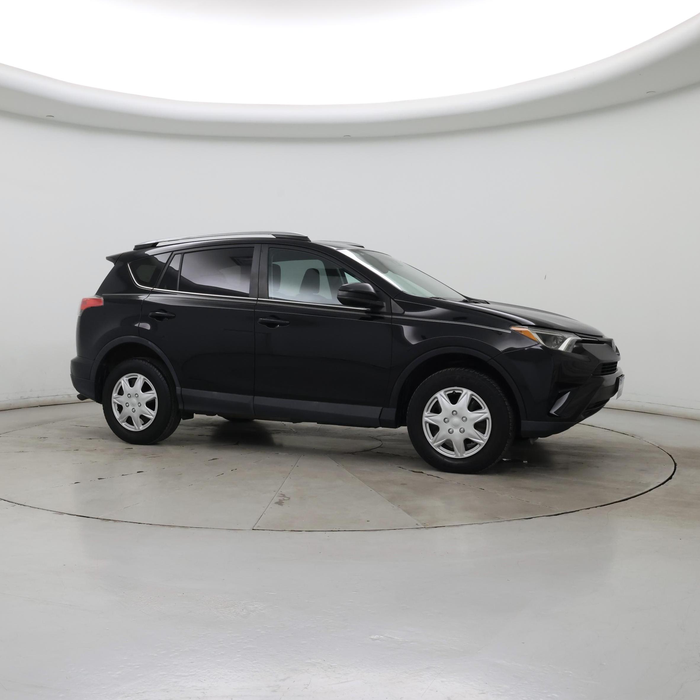 Thumbnail: 2017 Toyota RAV4 - 7